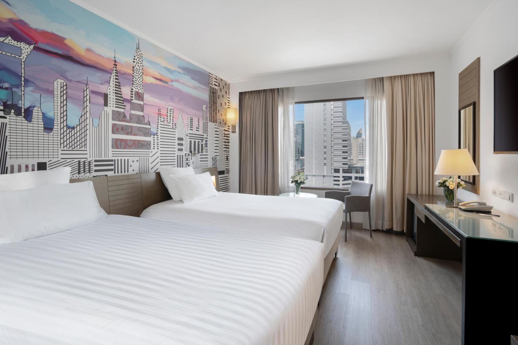 Superior Twin Room thumbnail 6