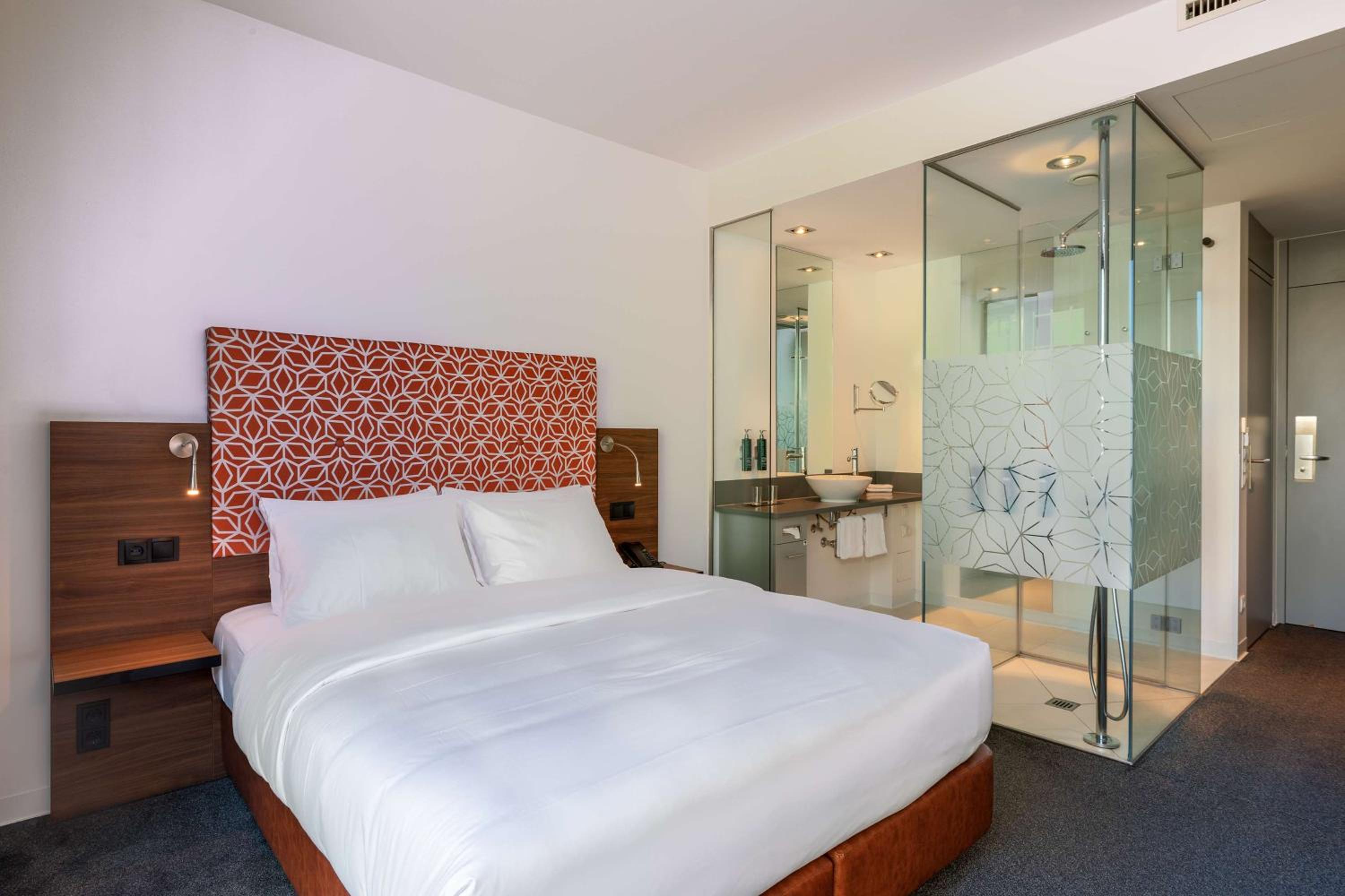 Queen Room - Photo 7