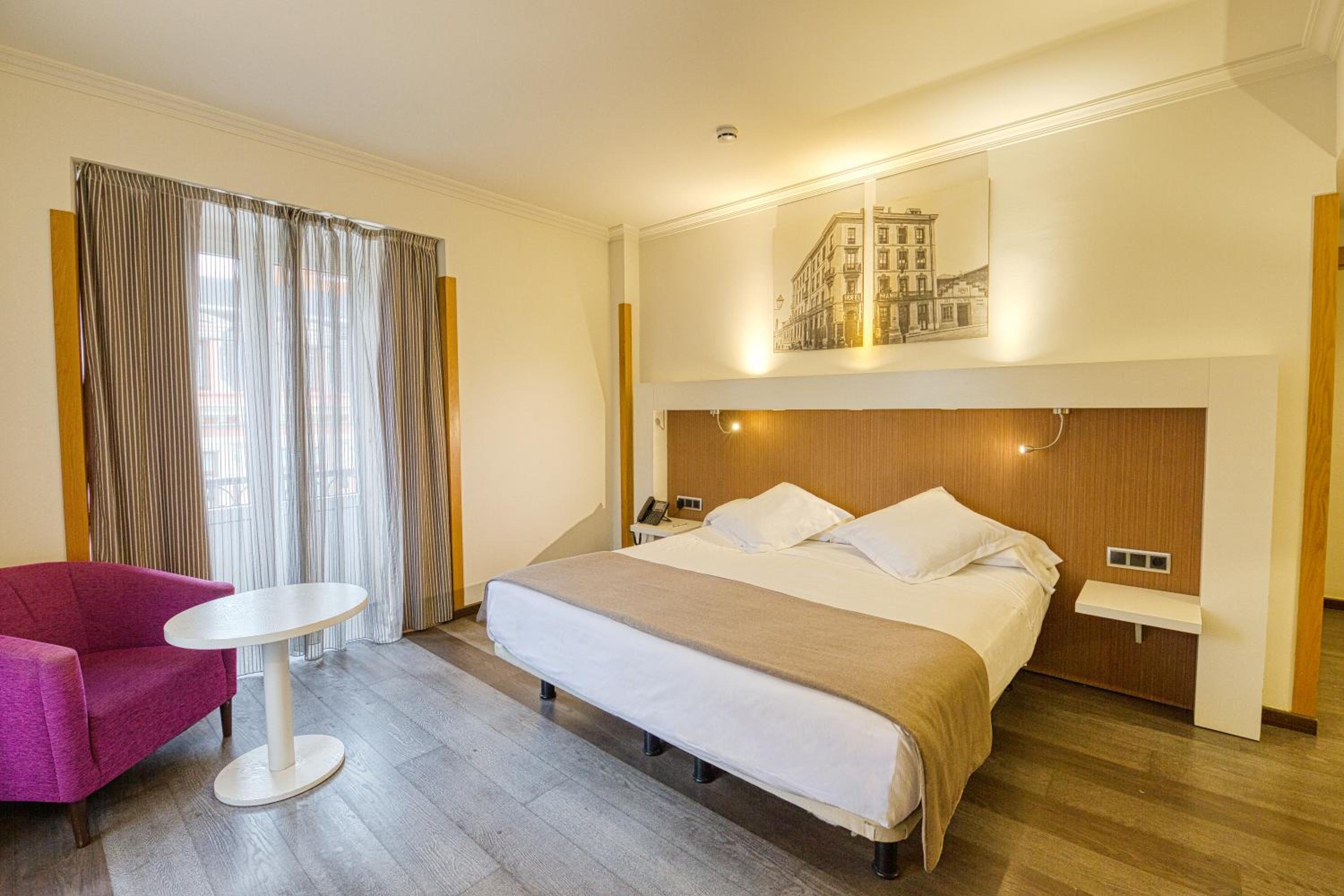 Double or Twin Room - Photo 5