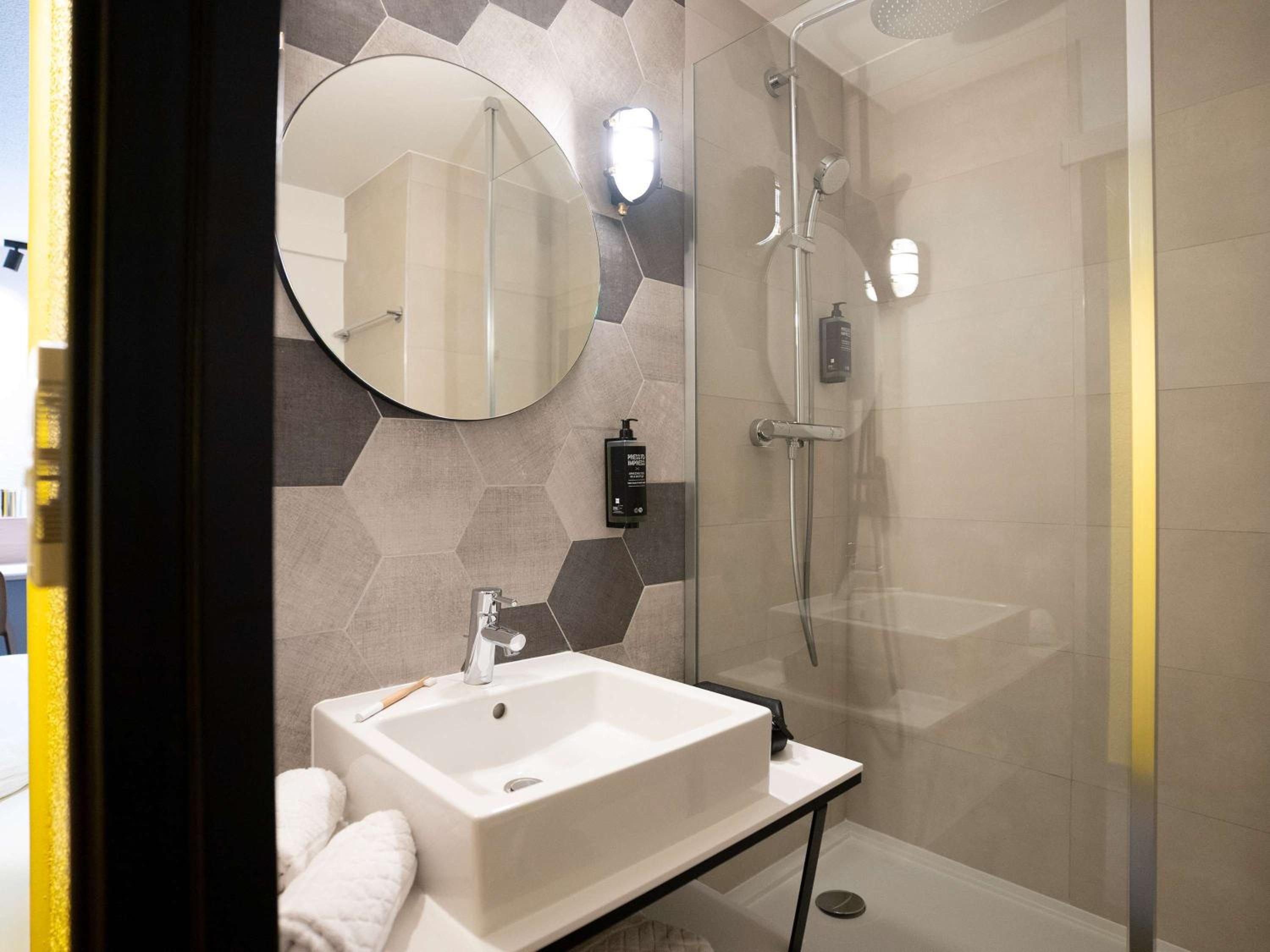 Standard Double Room - Photo 5
