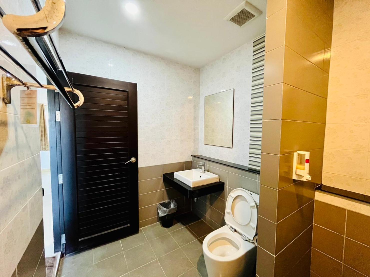 King Room with Pool View photo 2