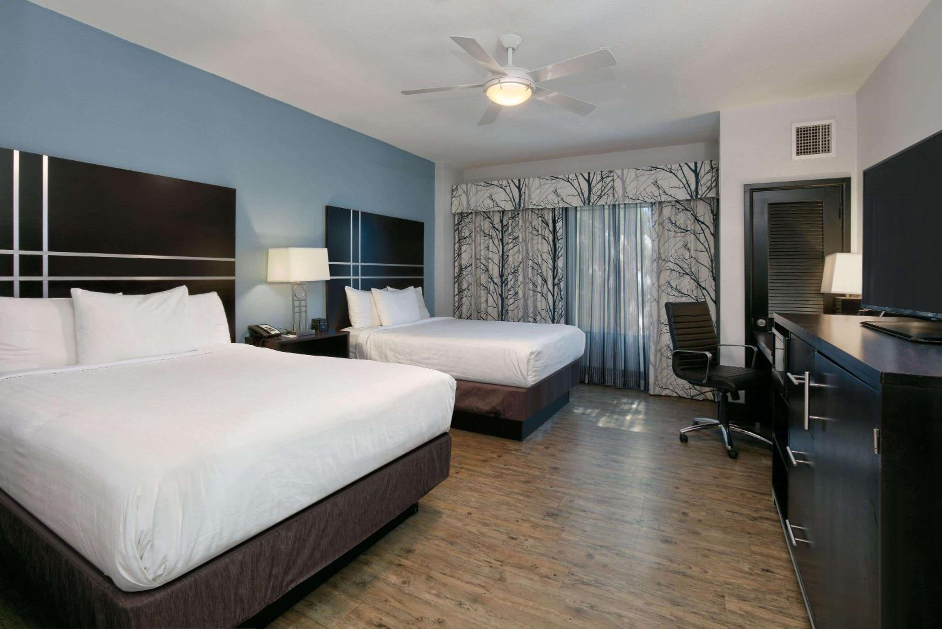 2 Queen Beds, Mobility/Hearing Accessible Suite, Tub w/ Grab Bars, Non-Smoking photo 1