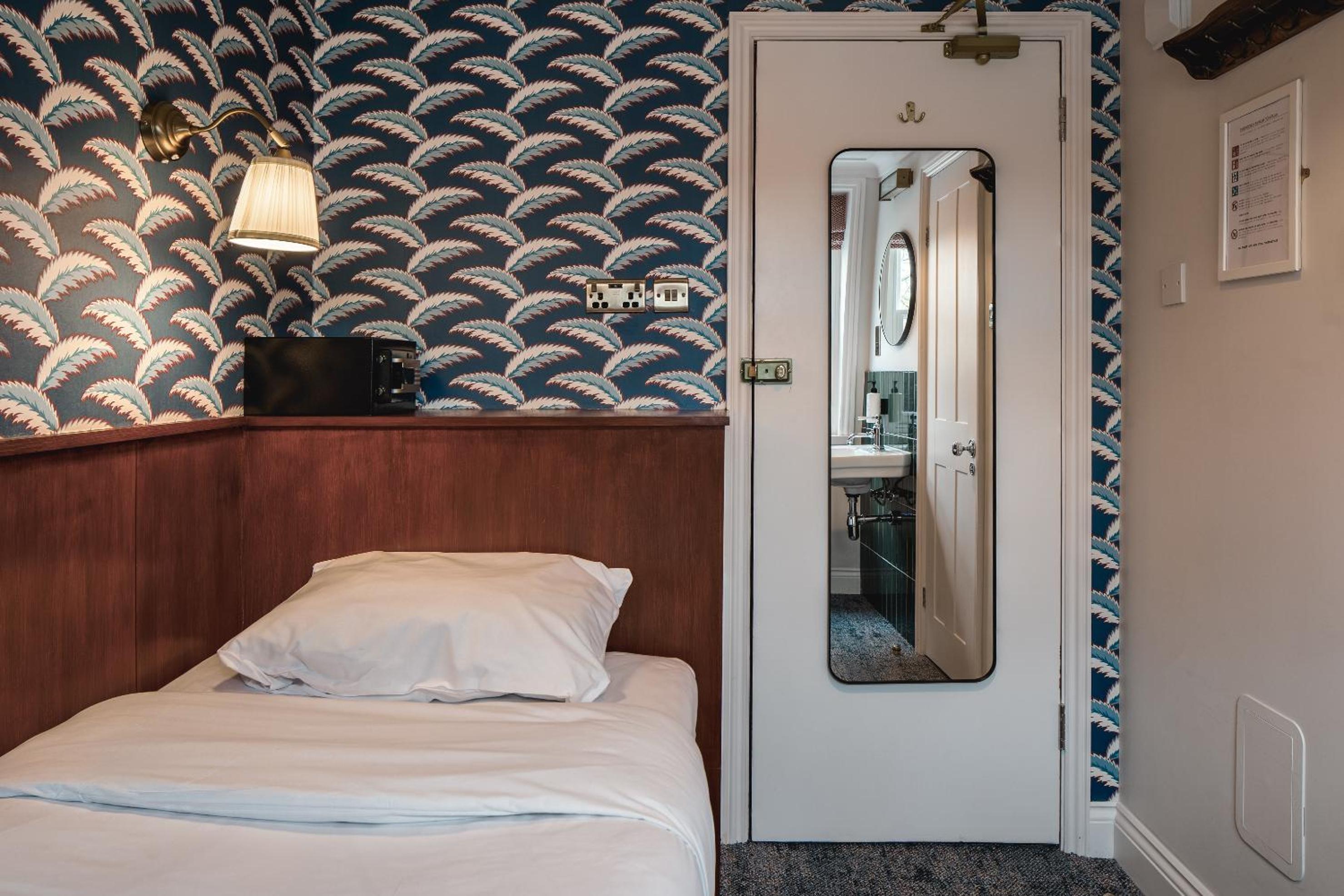 Standard Single Room photo 2