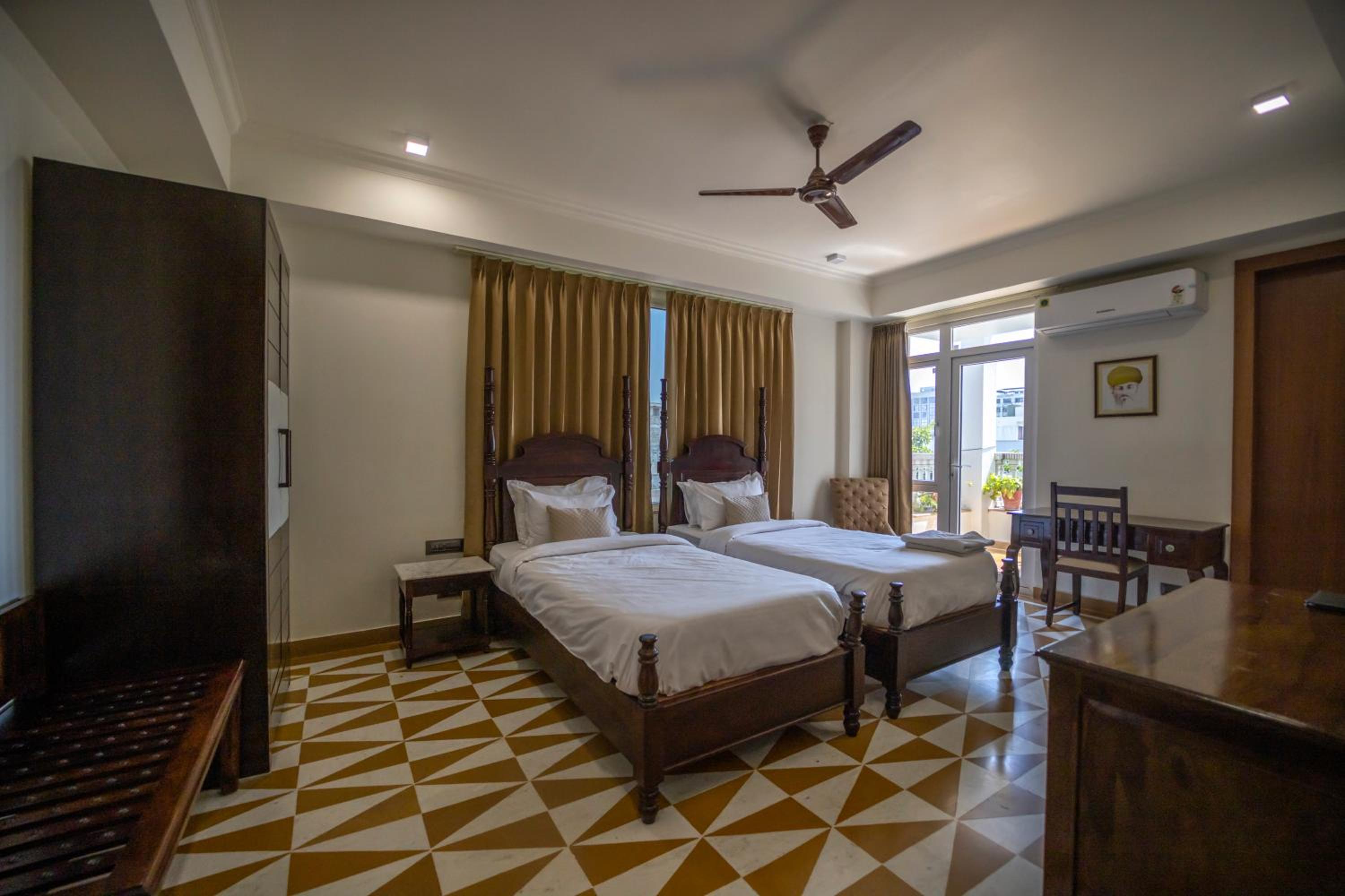 Twin Room - Photo 4
