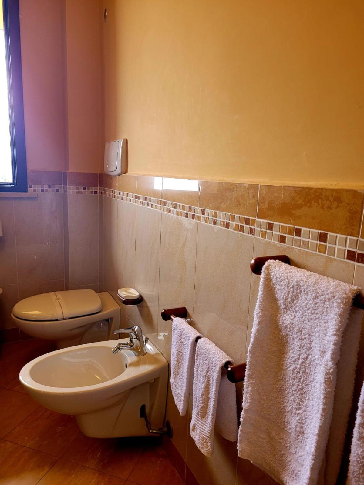 Double or Twin Room - Photo 8