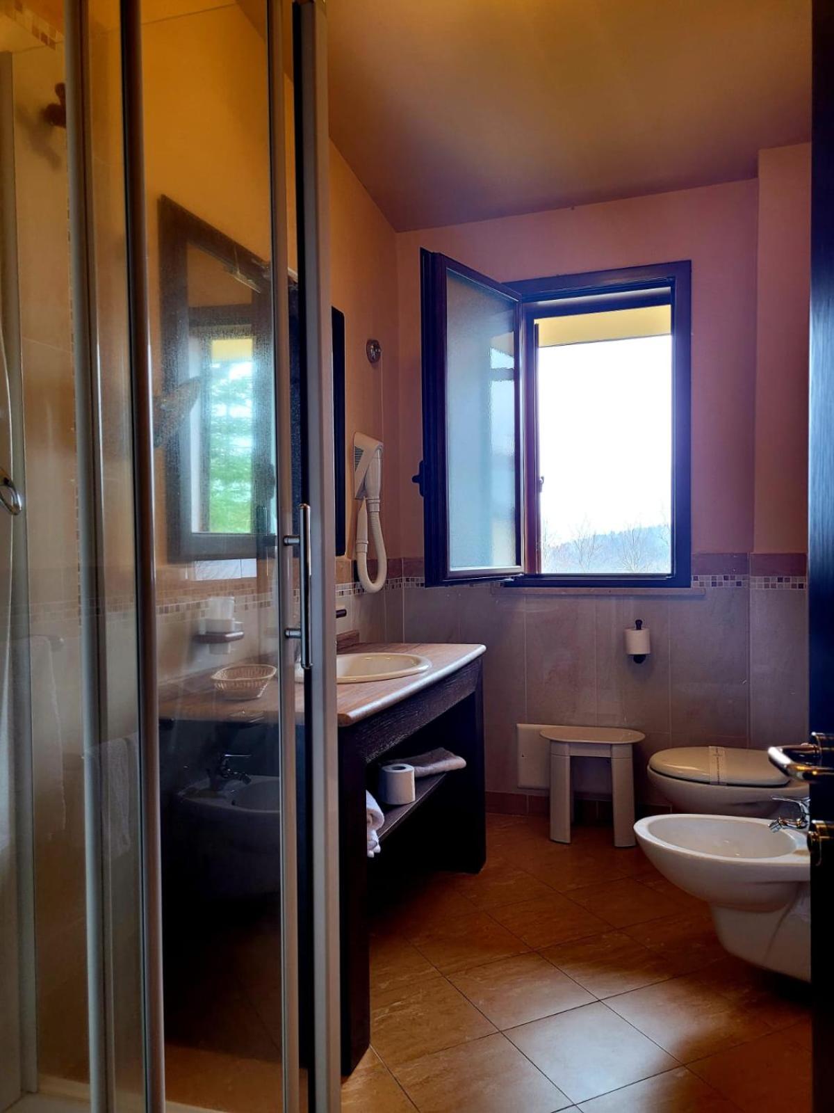 Double or Twin Room - Photo 3