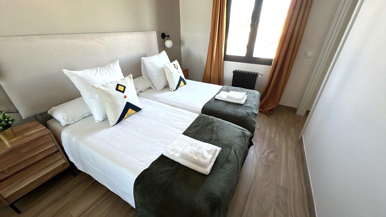 Apartment with Balcony photo 2