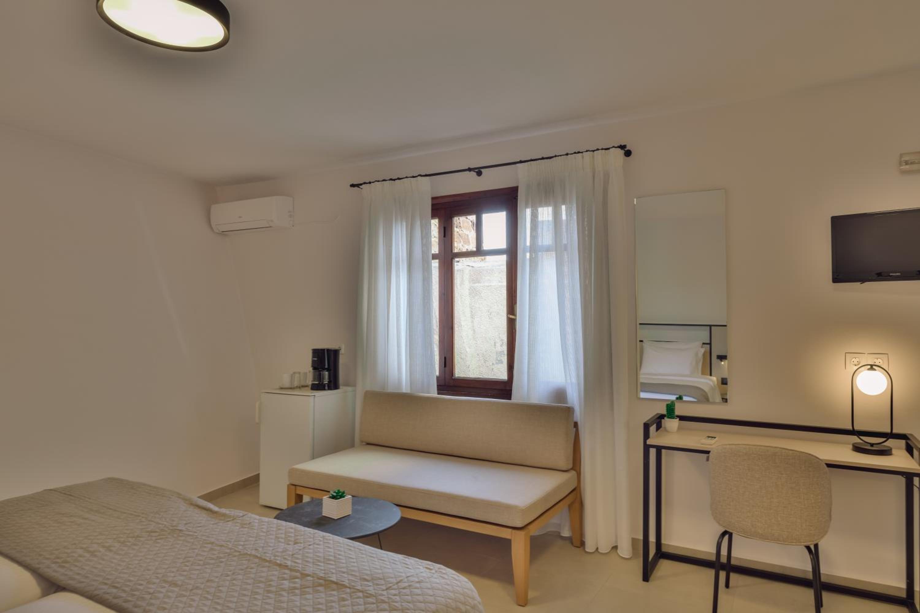 Deluxe Double Room photo 2