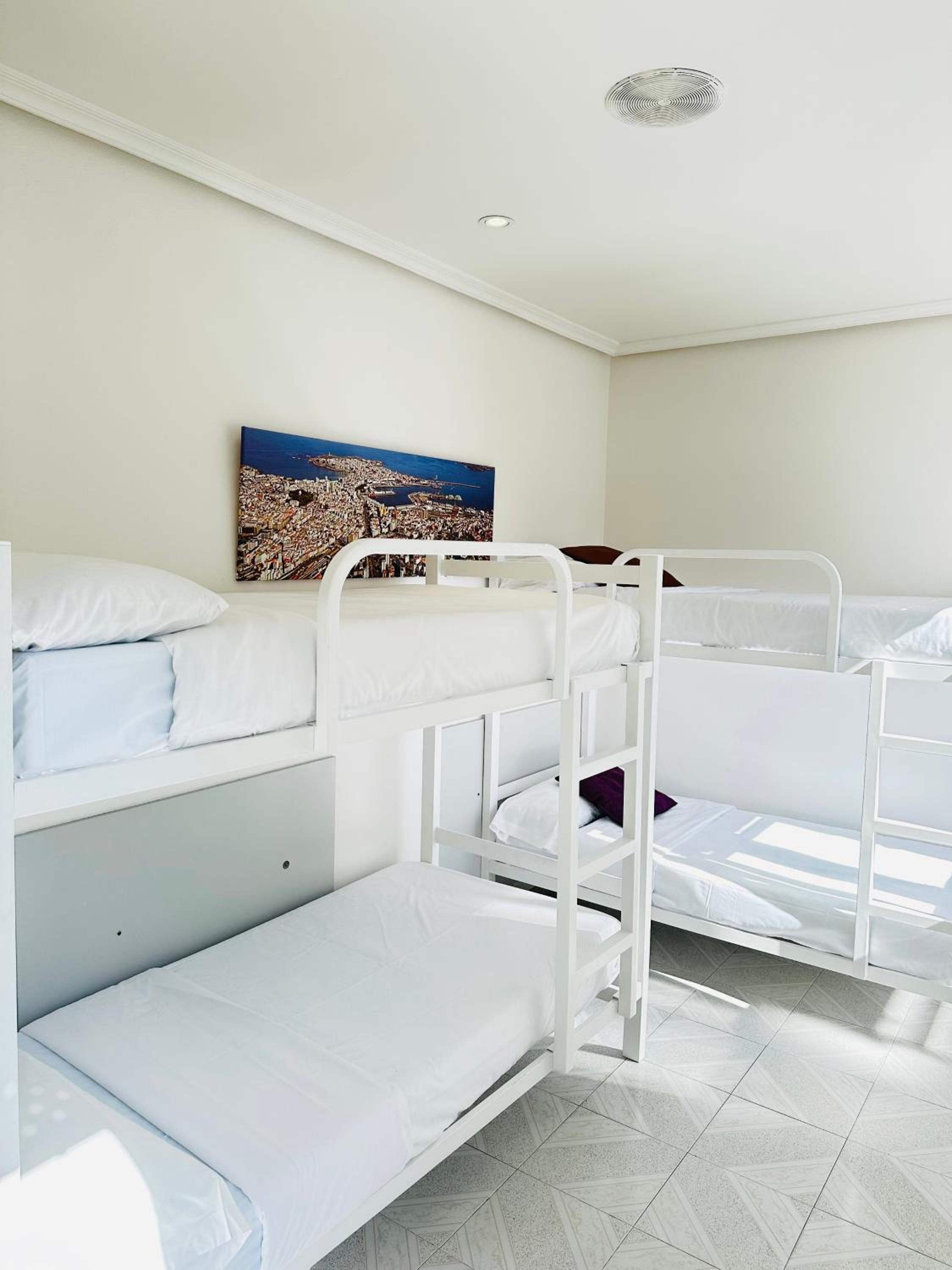 Habitación Cuádruple con Baño Privado
