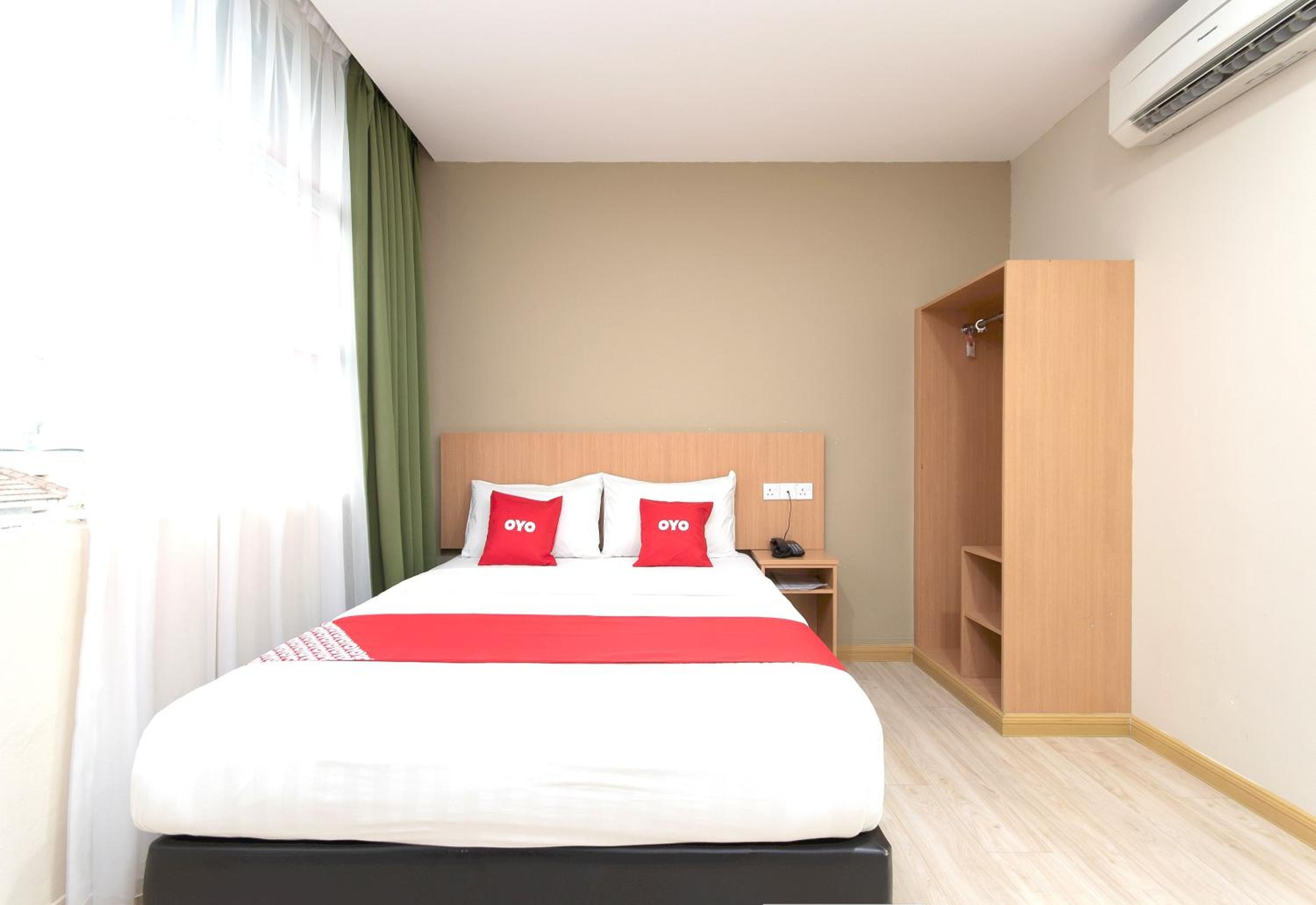 Deluxe Queen Room photo 3