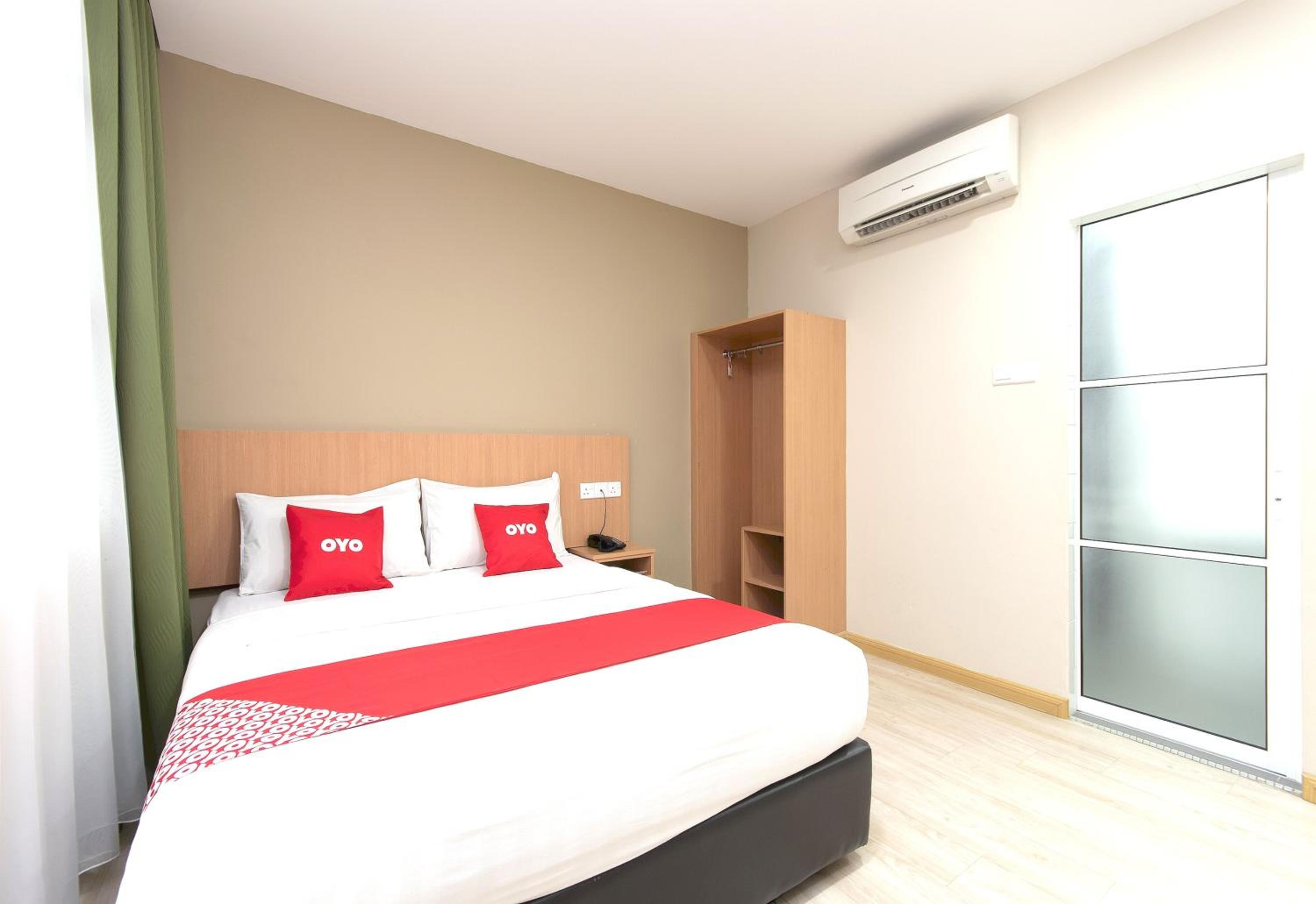 Deluxe Queen Room photo 2