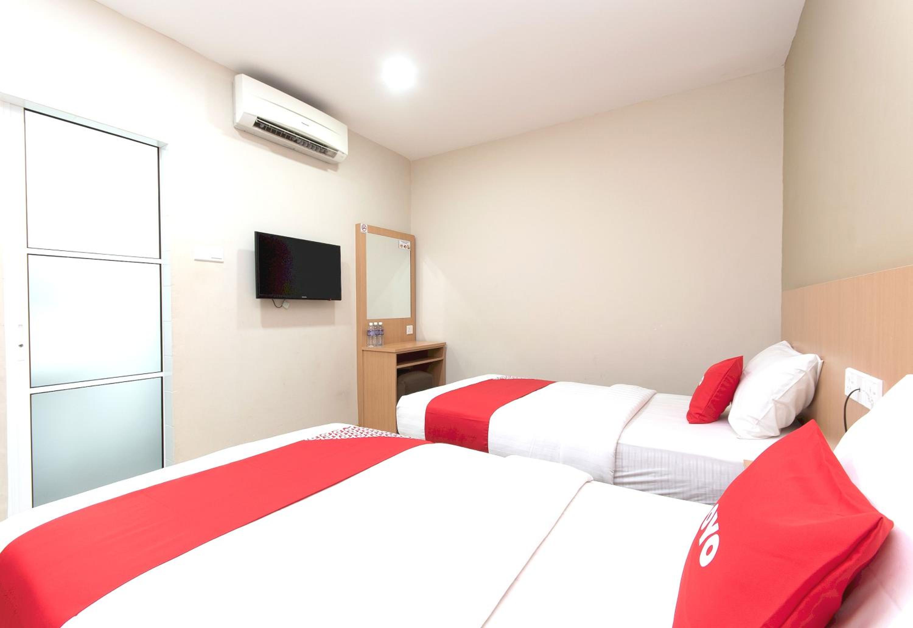 Standard Twin Room photo 2