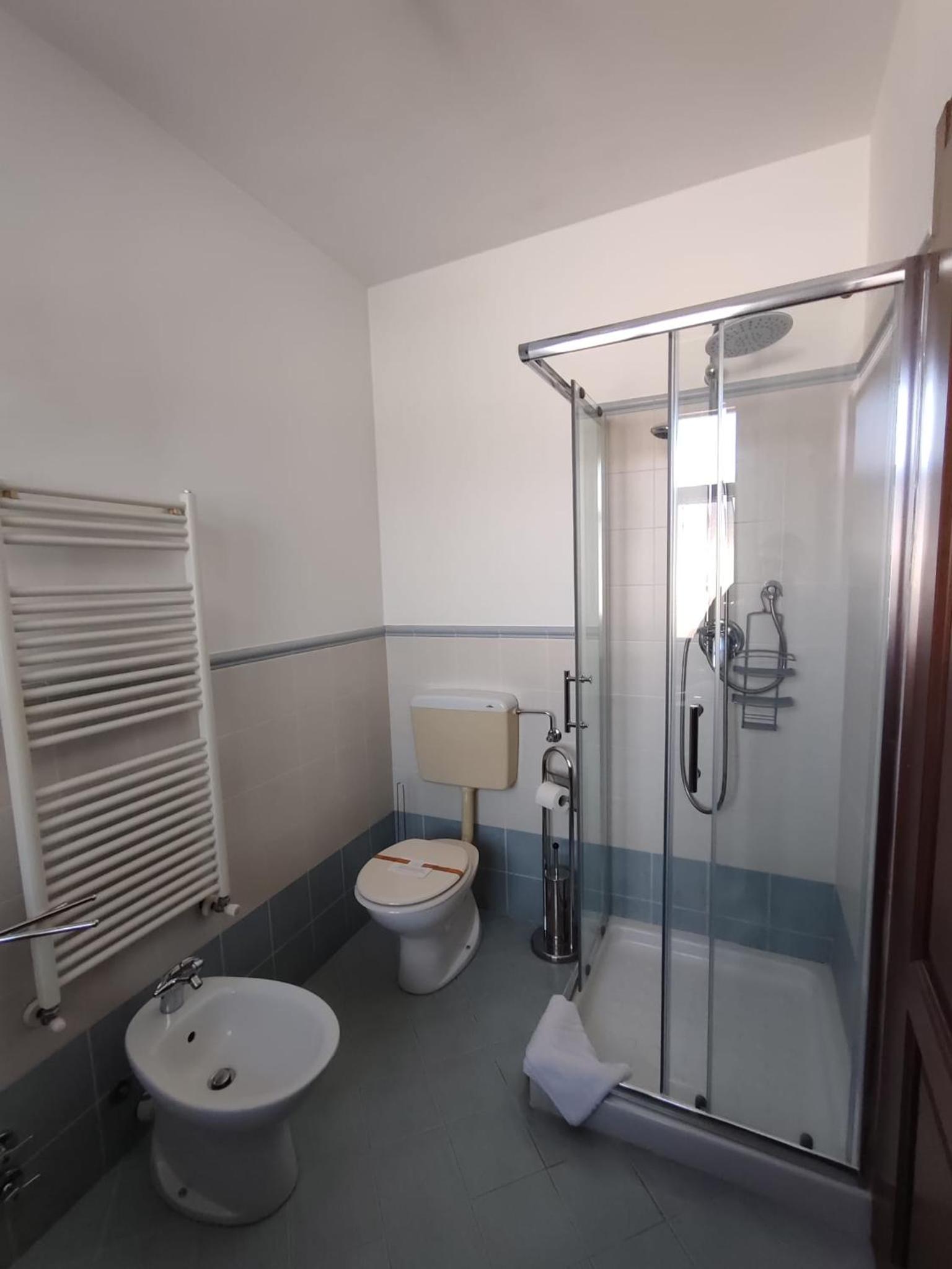 Suite (4 Adults) photo 3