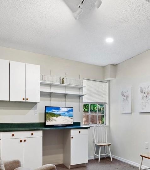 Three-Bedroom House photo 3
