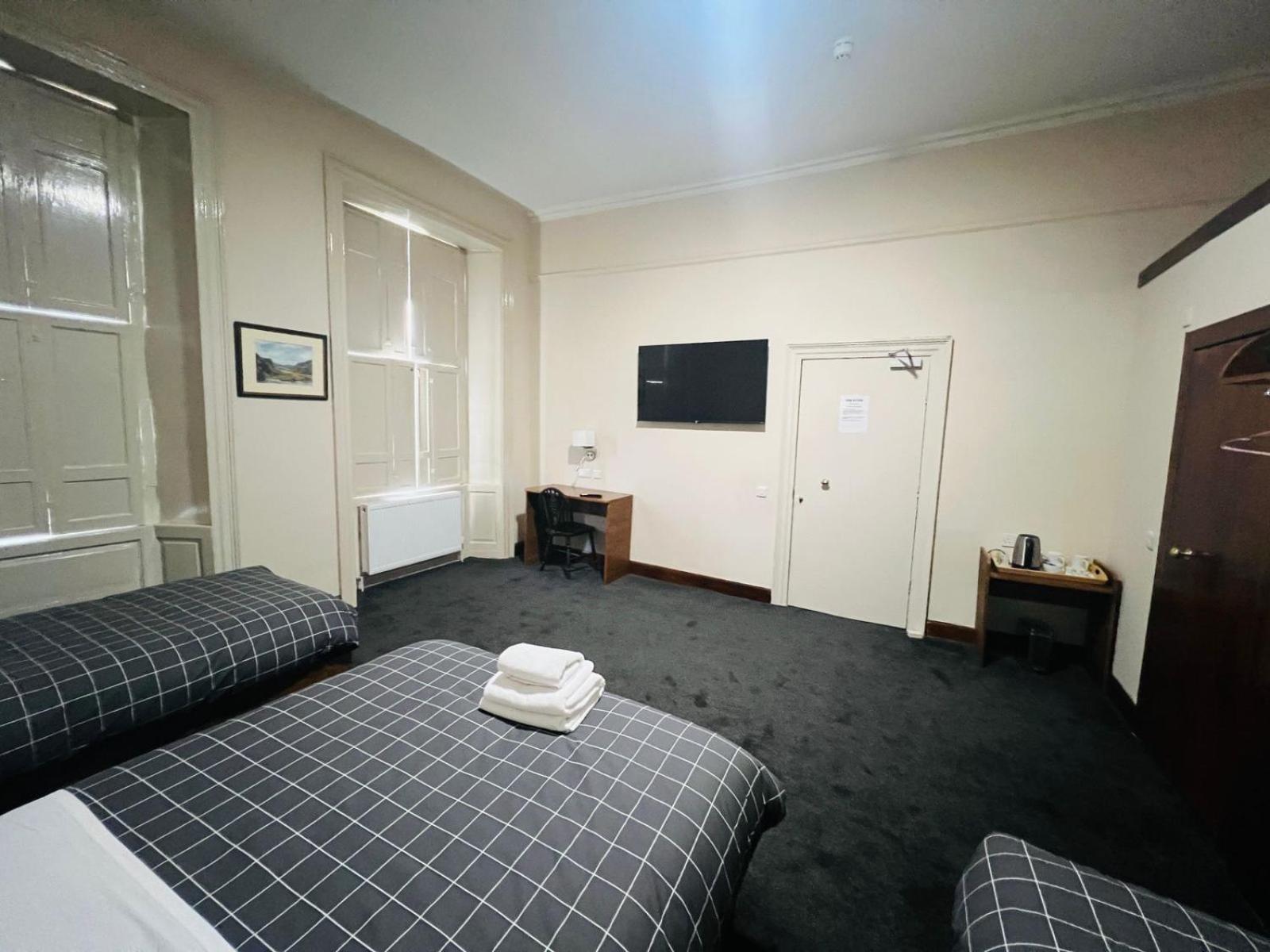Quadruple Room - Photo 1