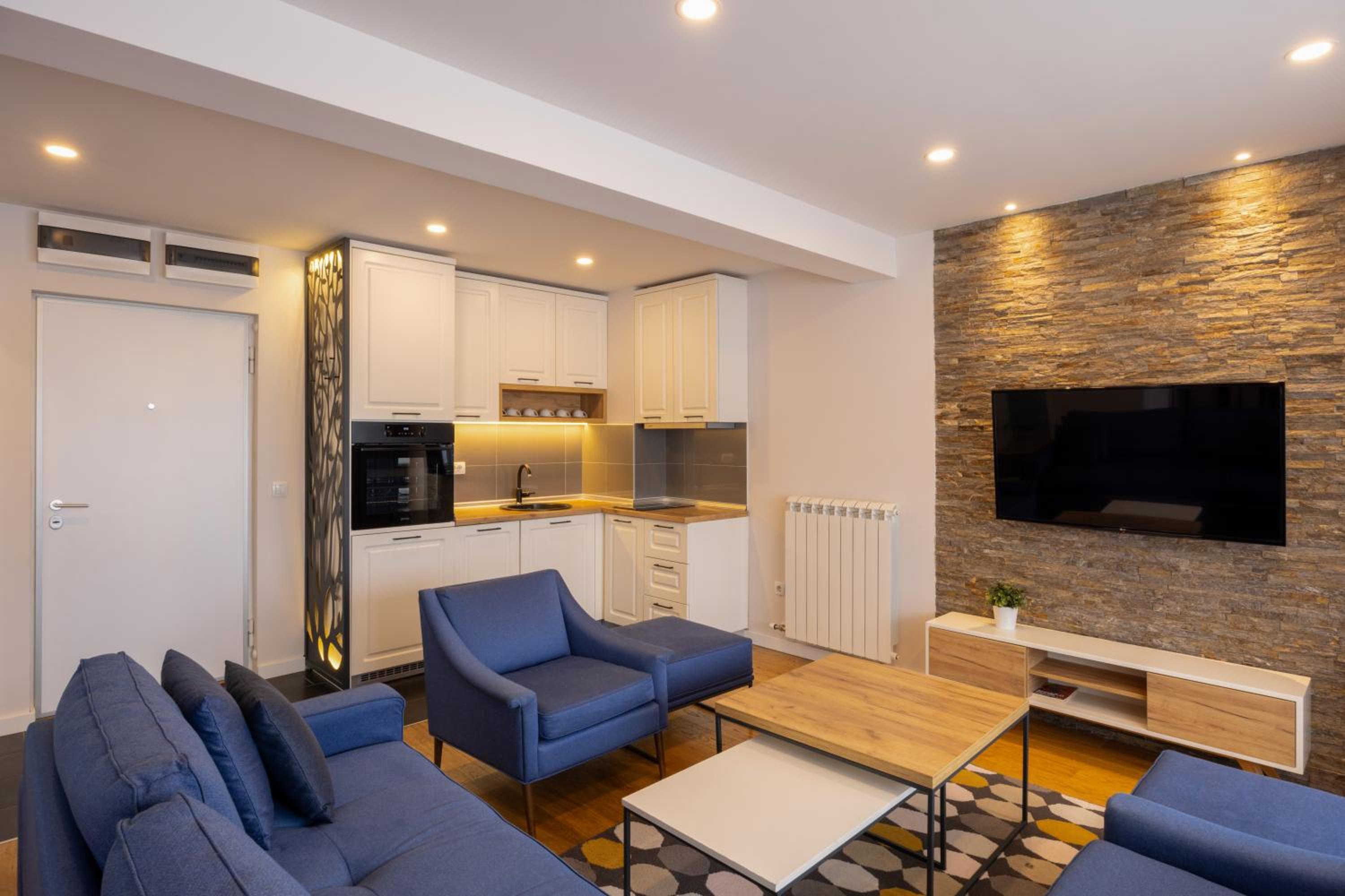 Duplex Two-Bedroom Apartment - Photo 4