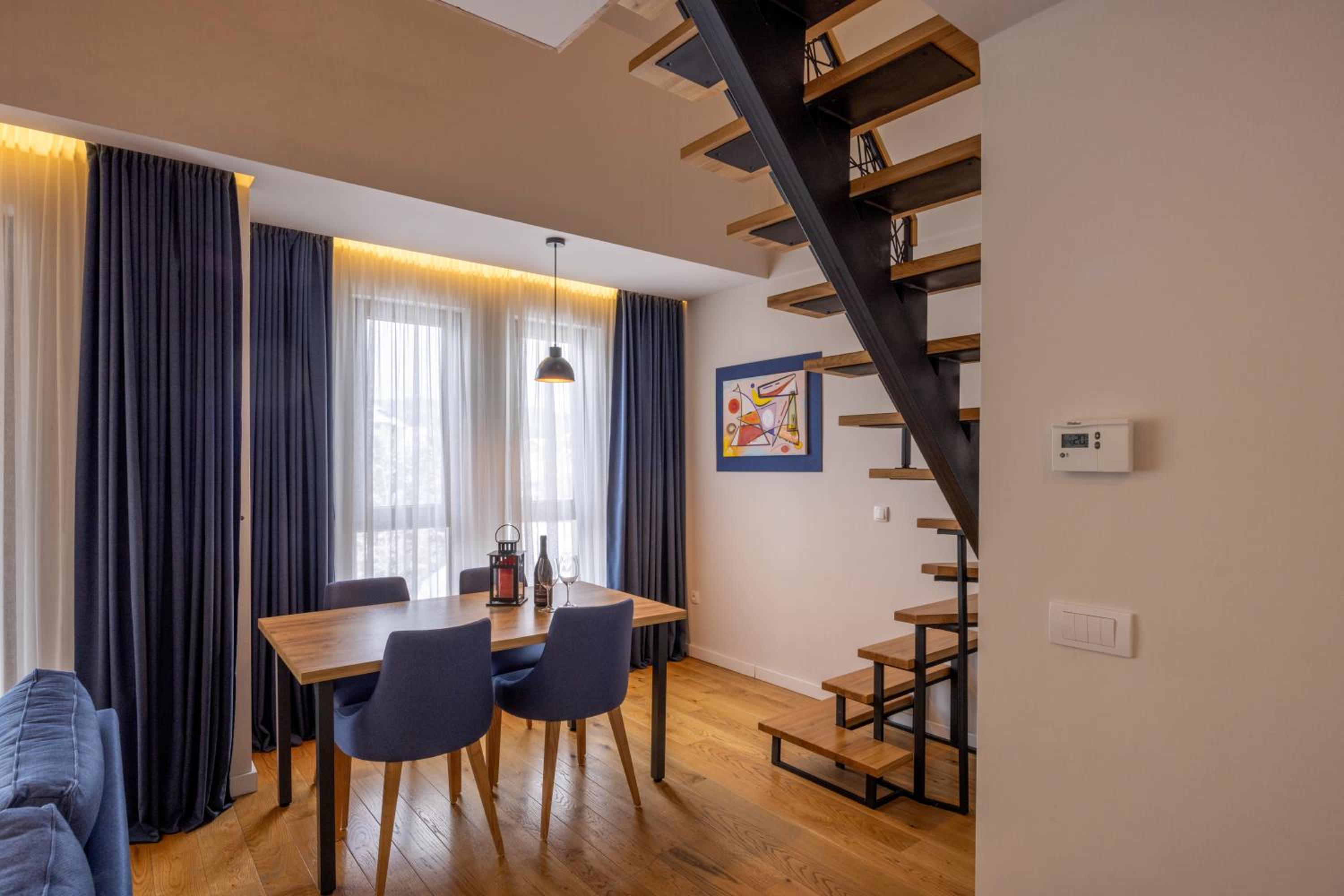 Duplex Two-Bedroom Apartment - Photo 5