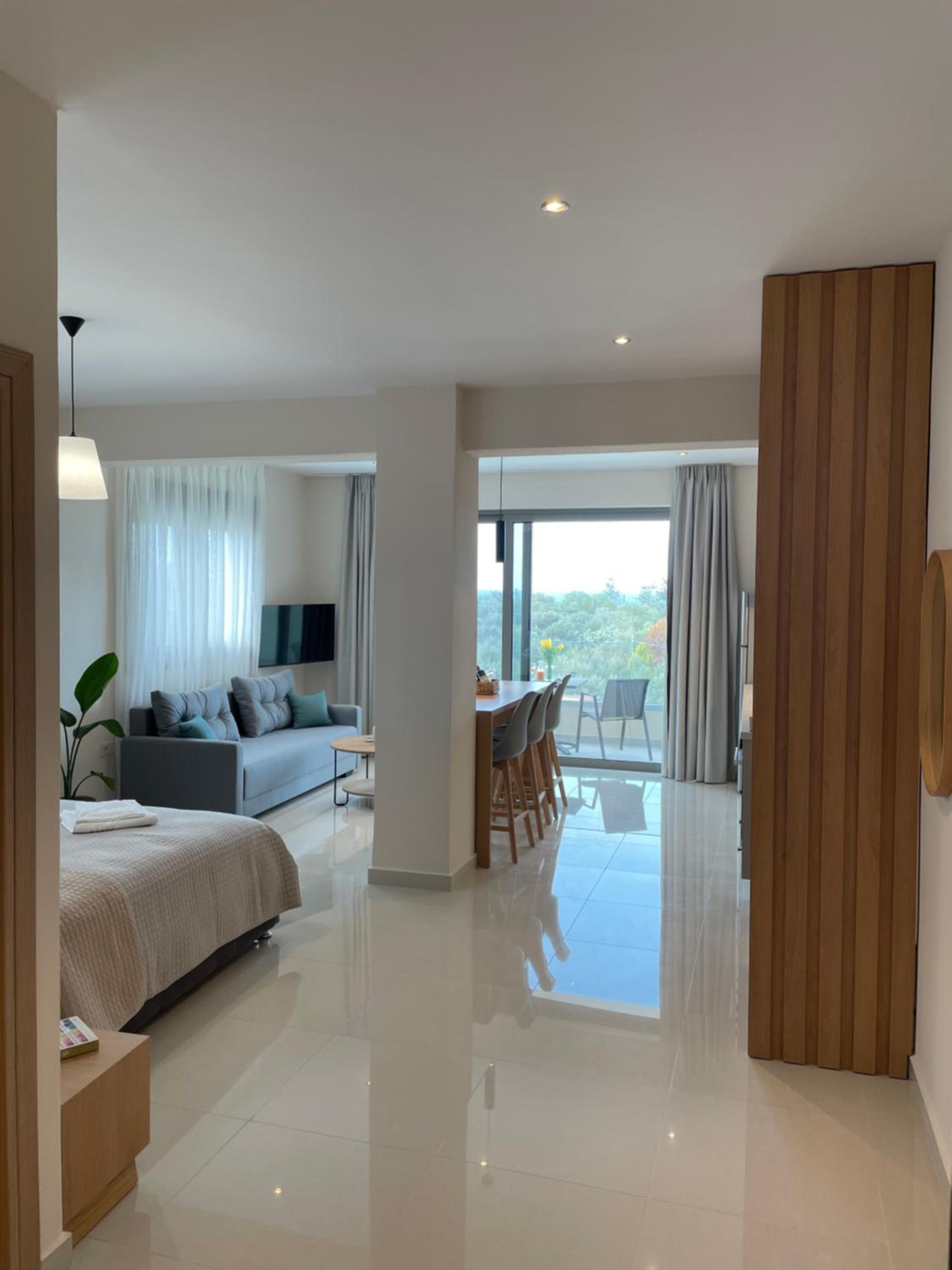 Junior Suite with Pool View photo 3