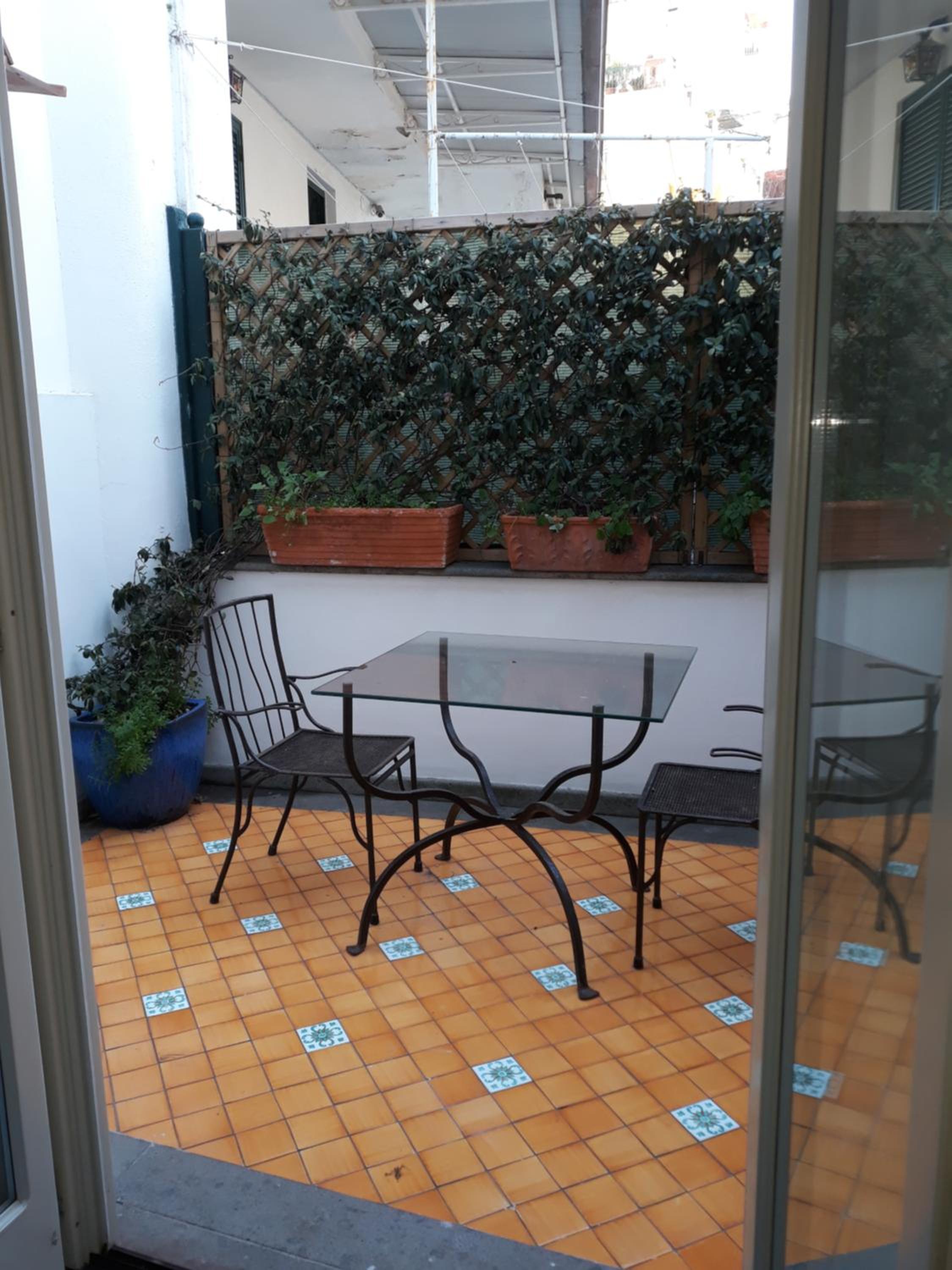 Double Room - Photo 7