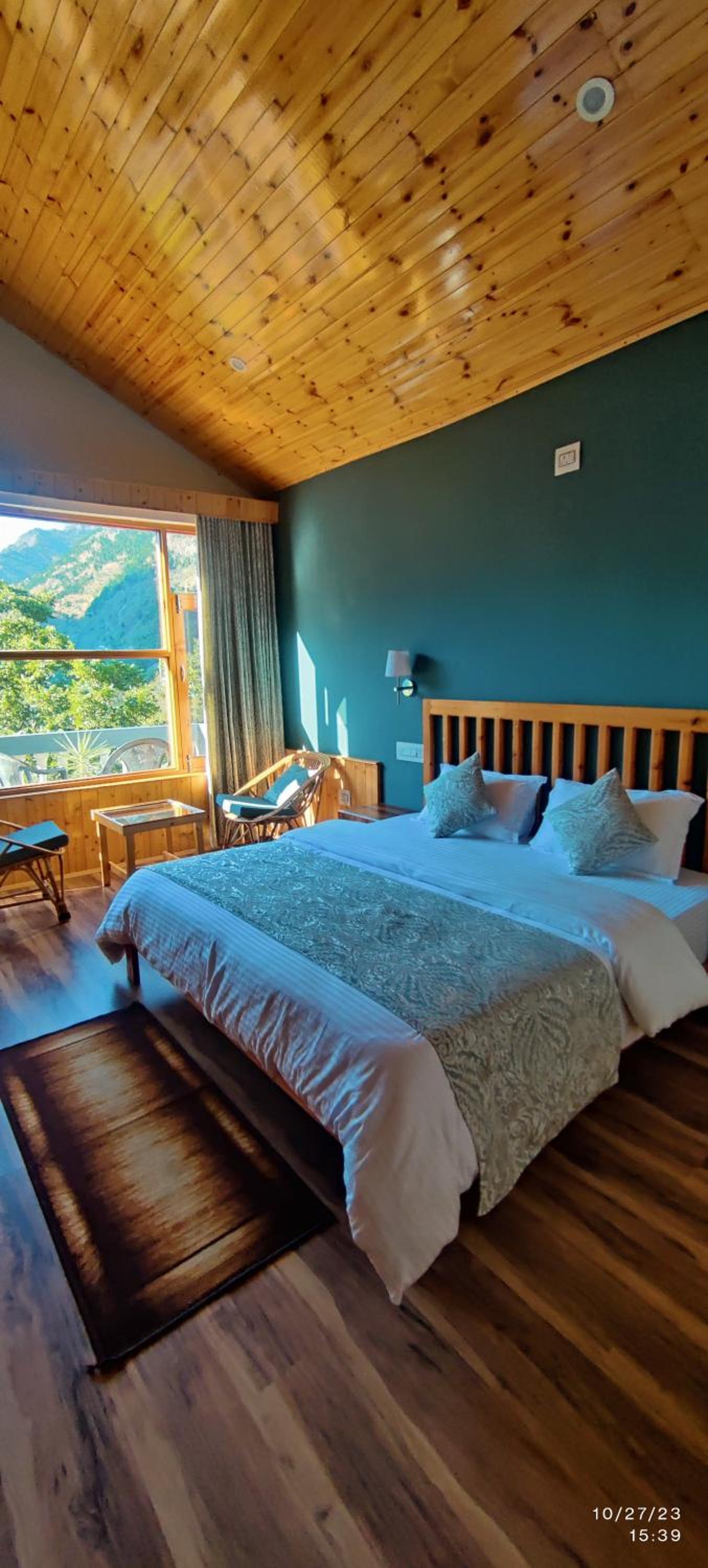 Double Room with Mountain View - Photo 9