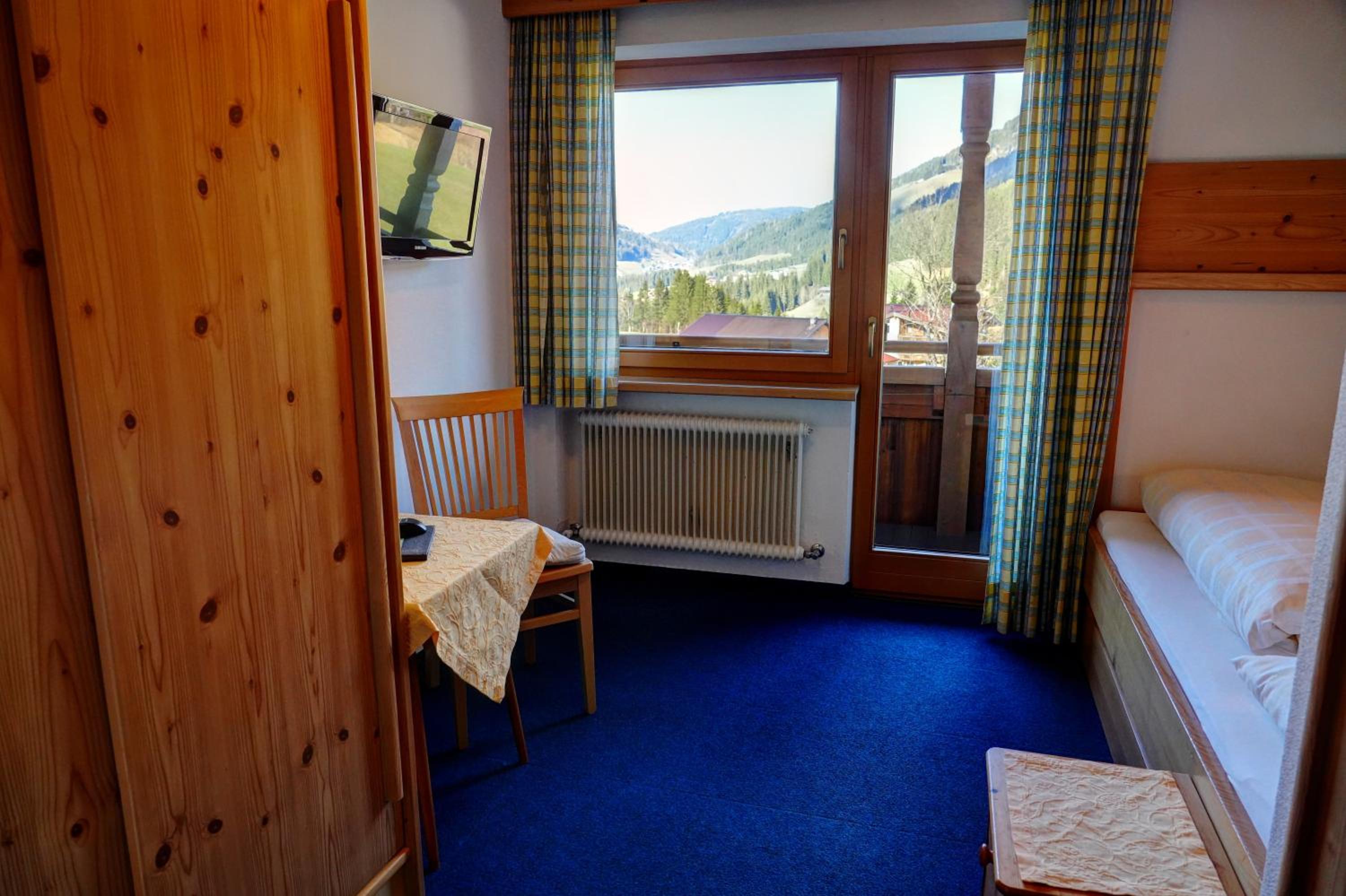 Single Room with Balcony photo 2