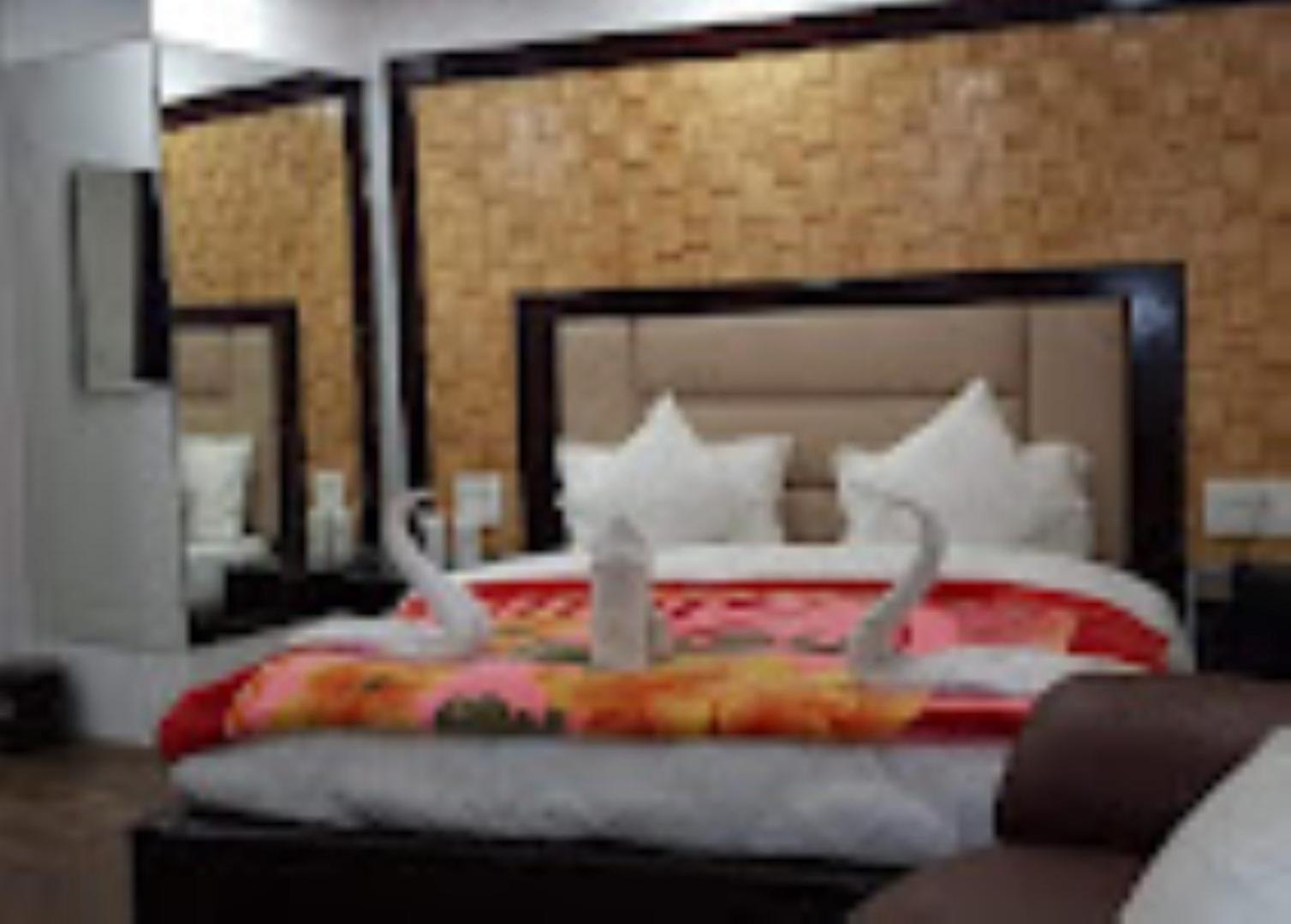 Deluxe King Room photo 1