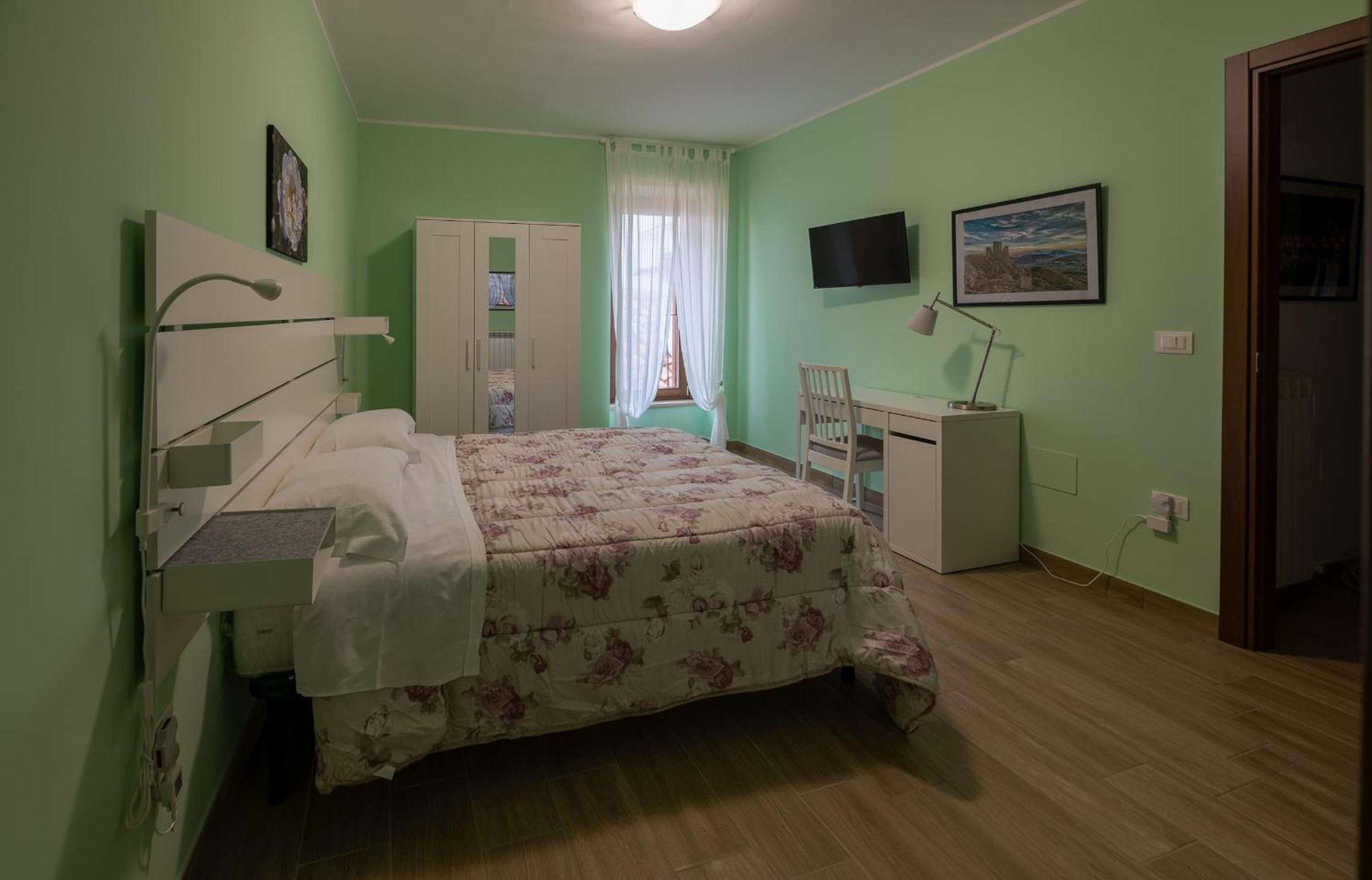 Standard Double Room photo 3