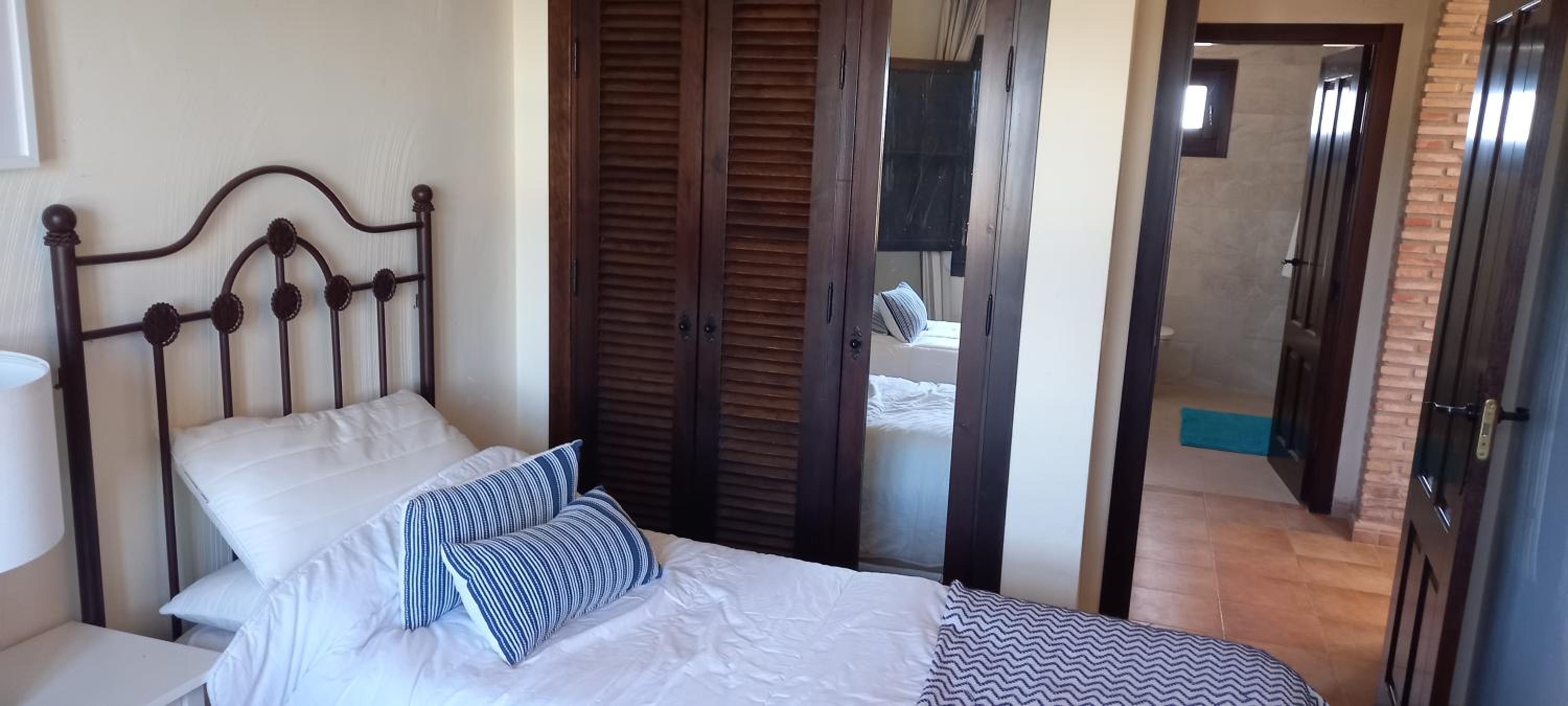 Three-Bedroom Villa photo 2