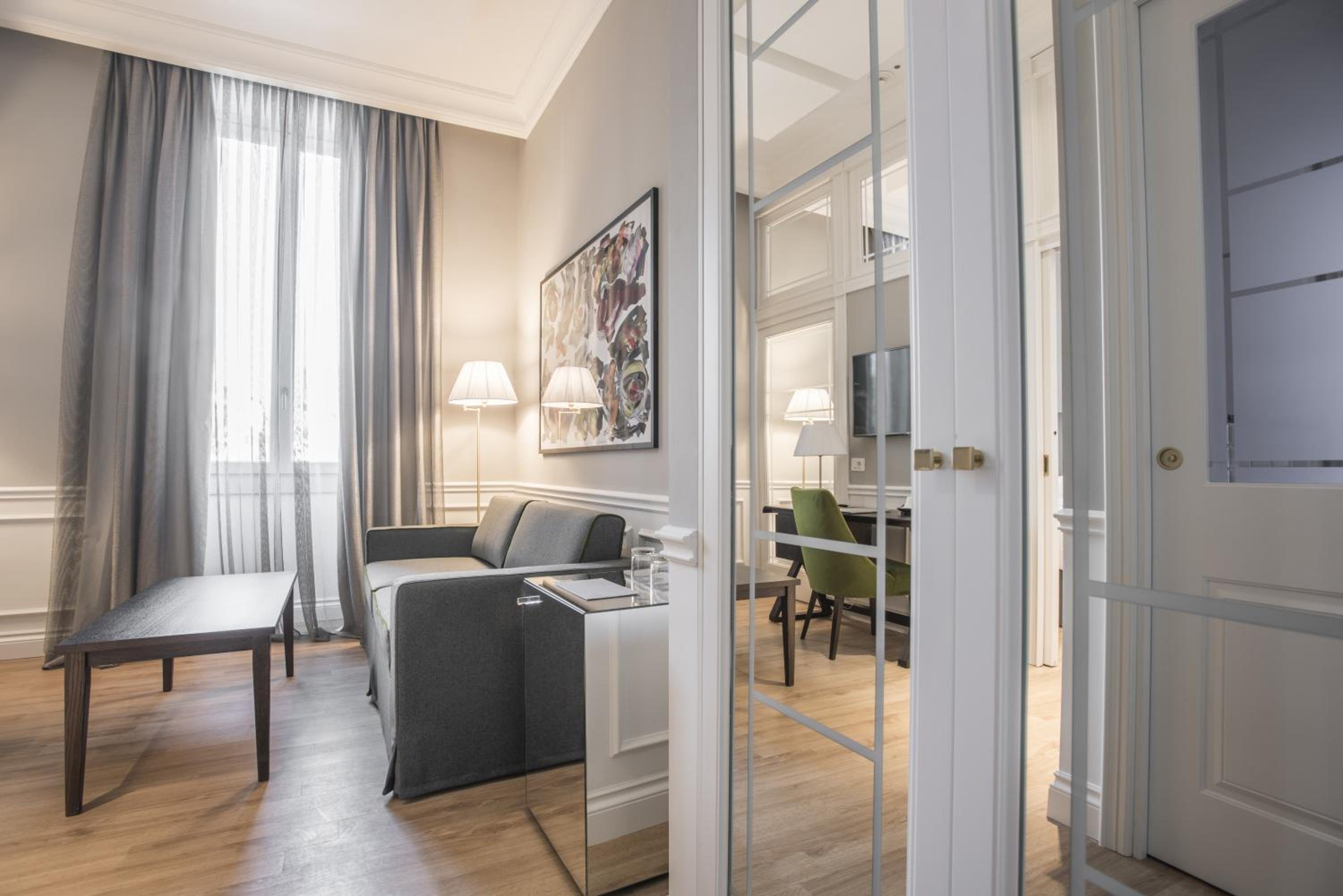 Junior Suite with View and Spa Access - Photo 3