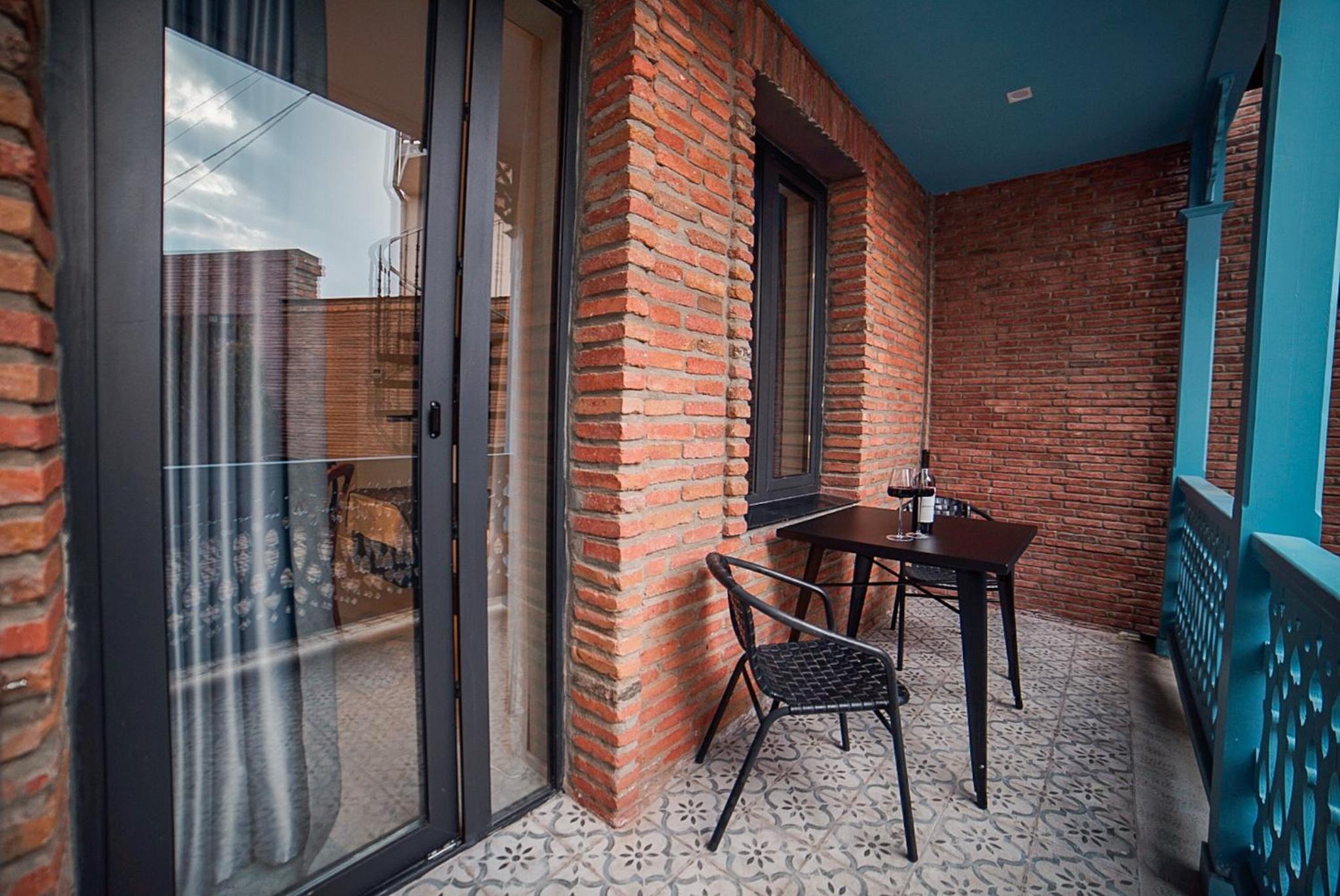 Double Room with Patio - Photo 3