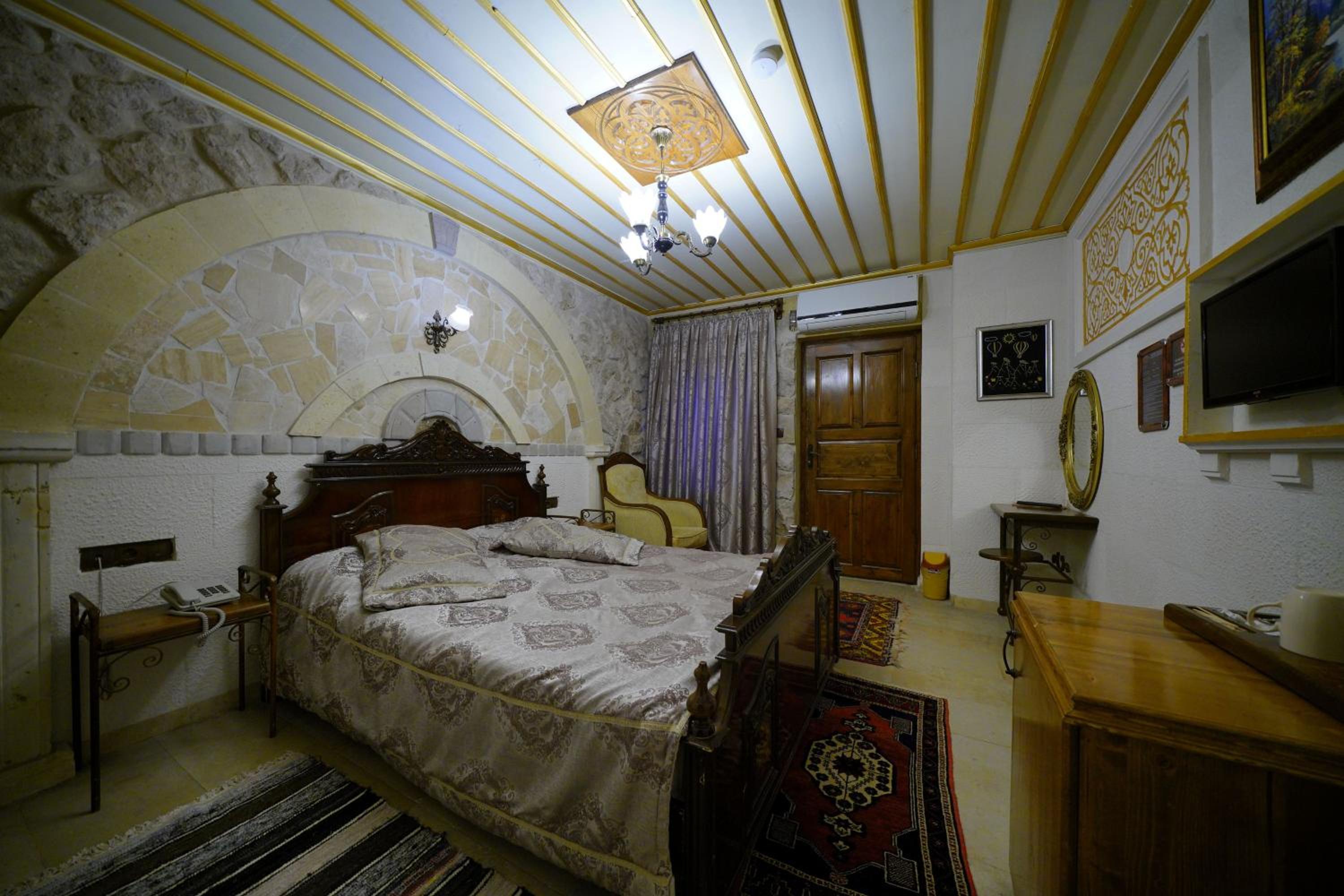 Budget Double Stone Room with Courtyard View photo 3