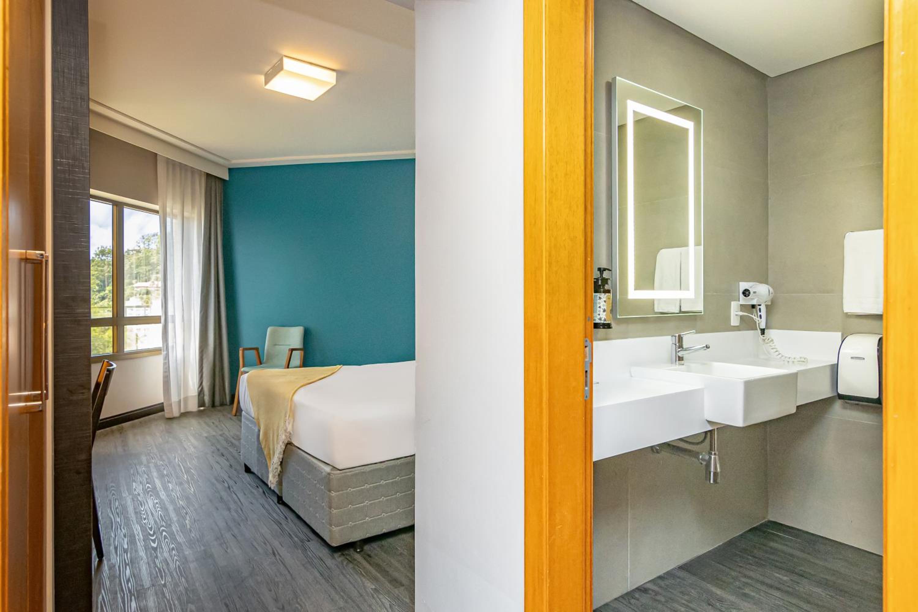 Executive Queen Apartment - Photo 2