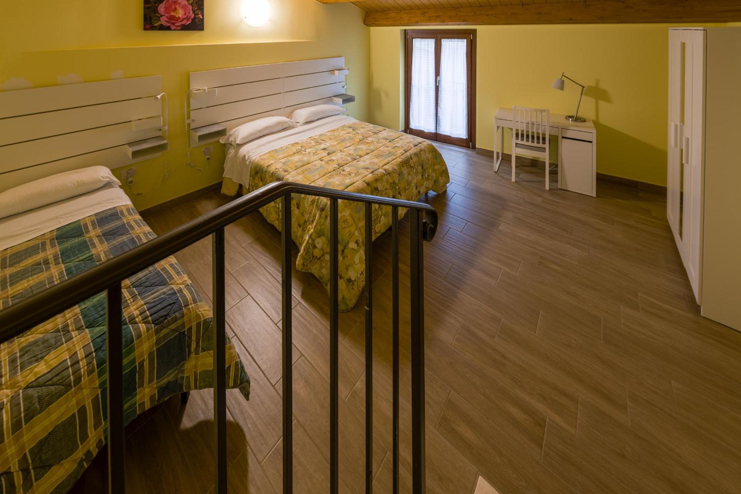 Standard Double Room With Shared Bathroom photo 2