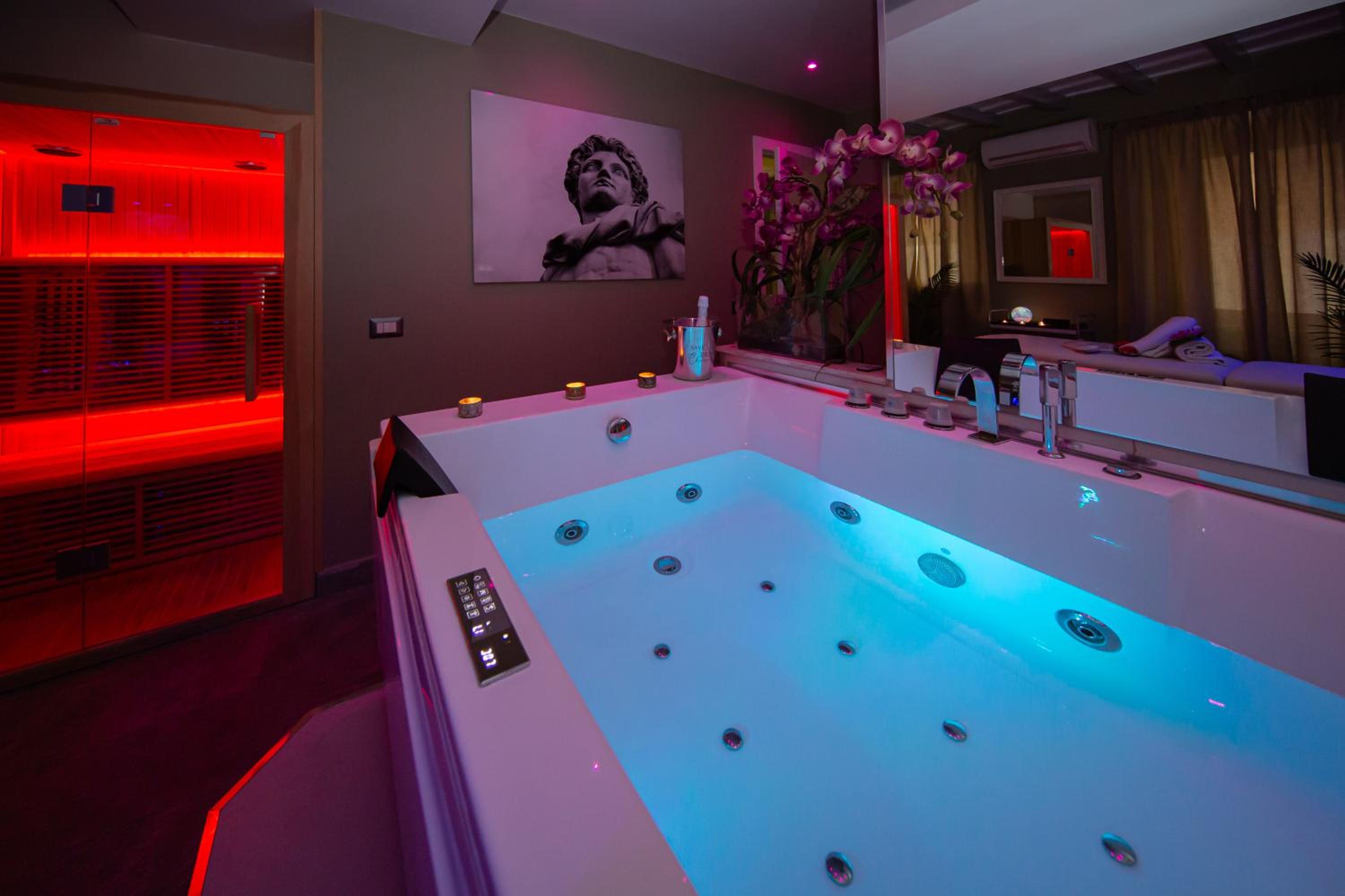 King Room With Spa Access photo 2
