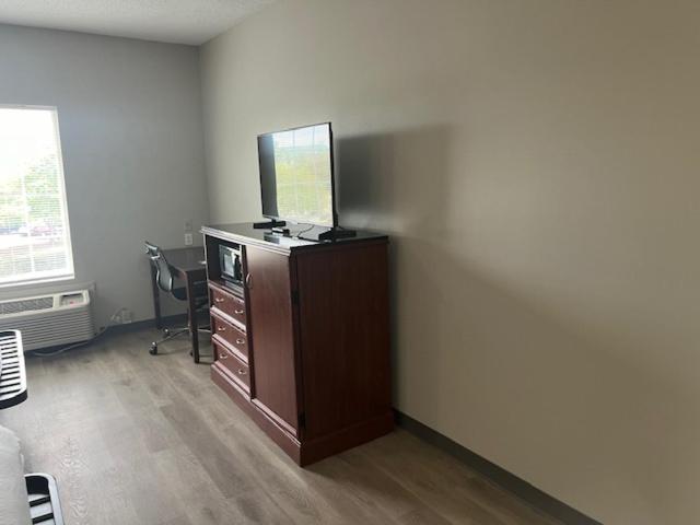 Double Room with Two Double Beds - Non-Smoking - Photo 3