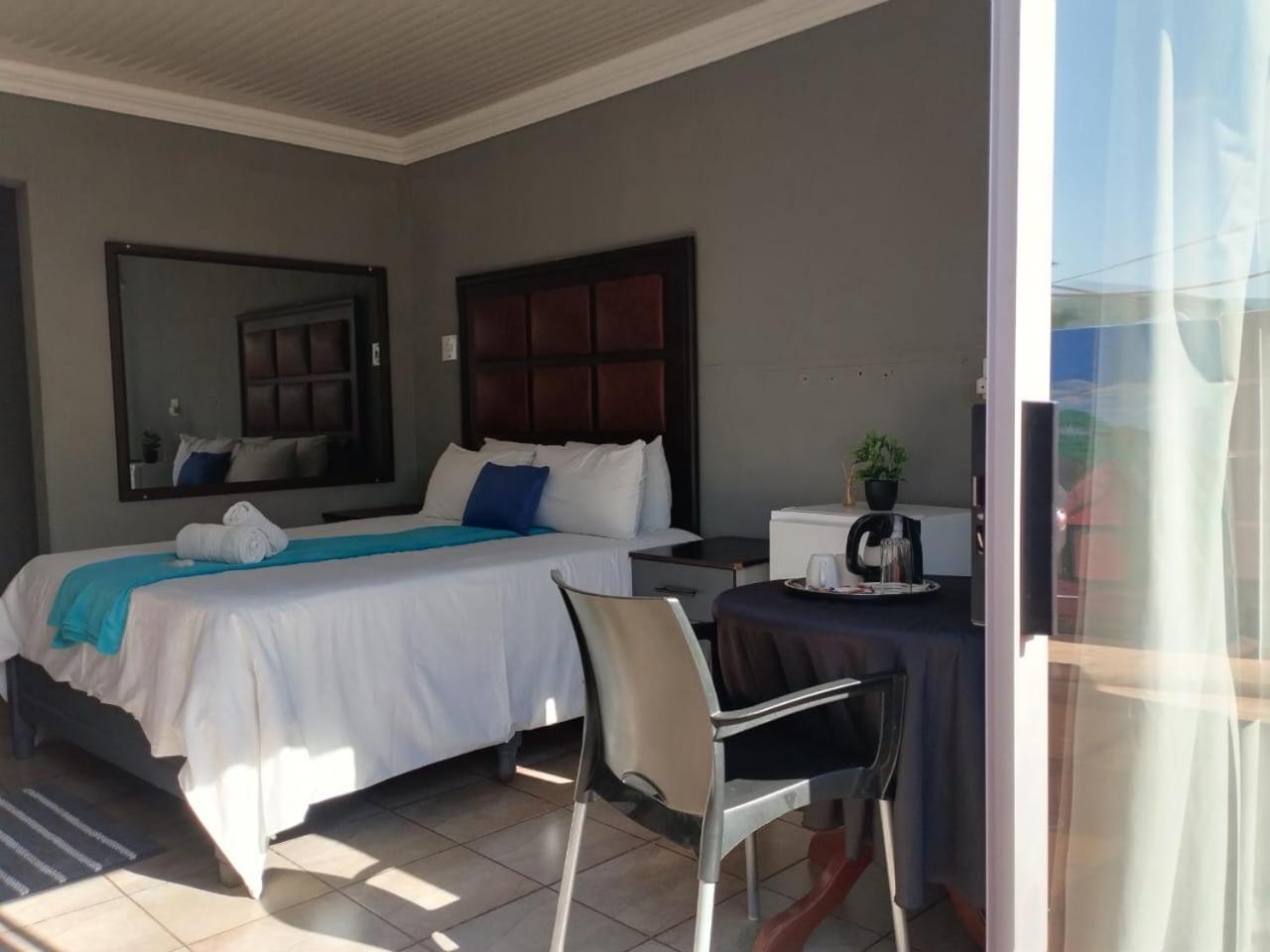 Deluxe Queen Room - Photo 1