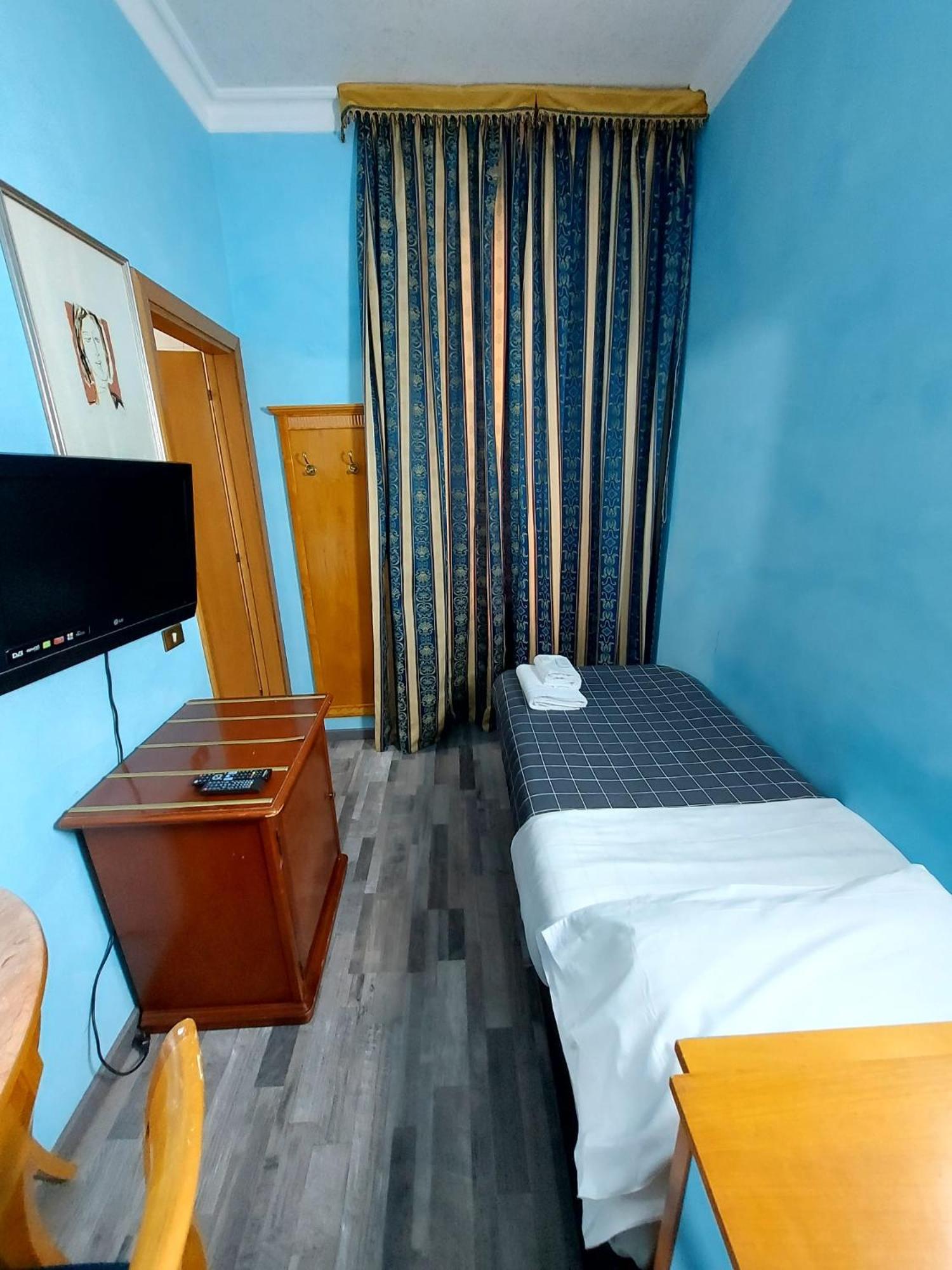 Deluxe Single Room