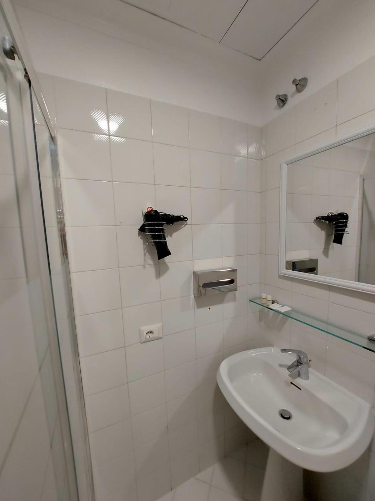 Superior Deluxe Double or Twin Room photo 3