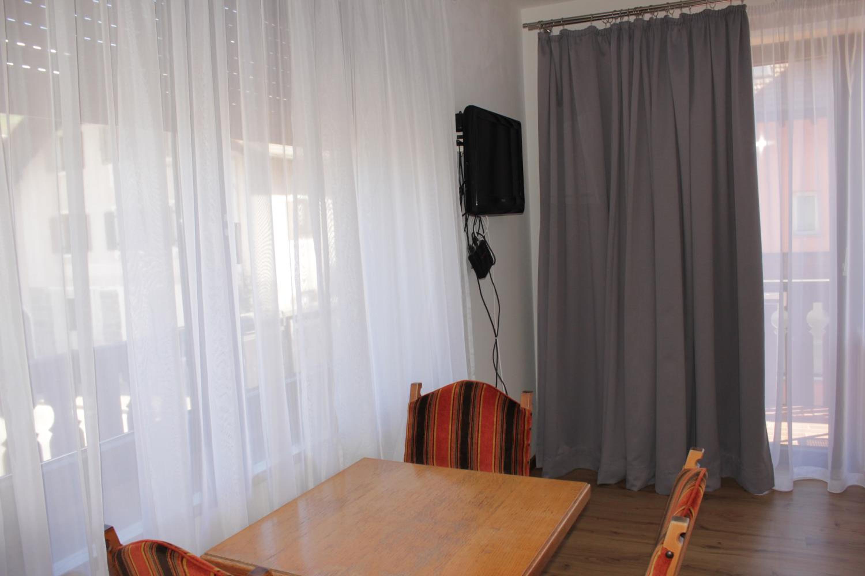 Large Double Room photo 2