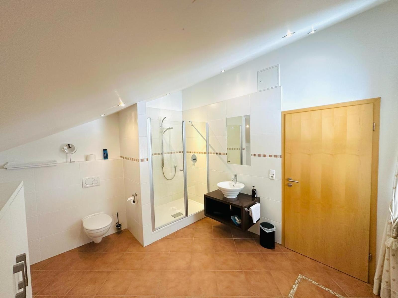 Large Double Room photo 2