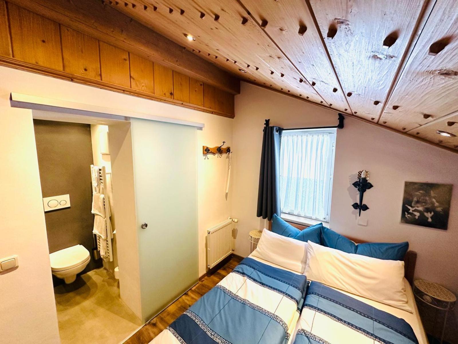 Economy Double Room - Photo 6