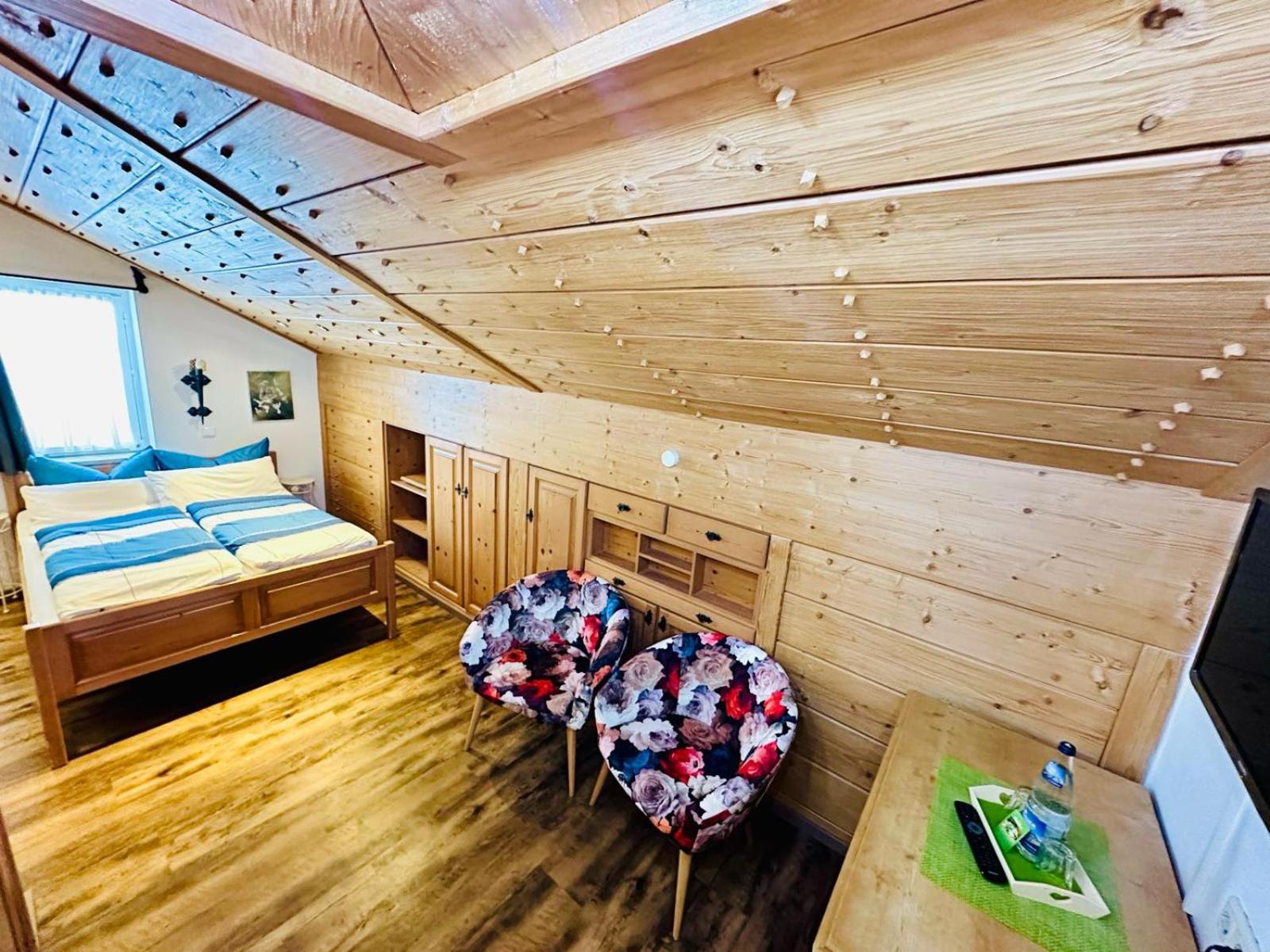 Economy Double Room - Photo 4