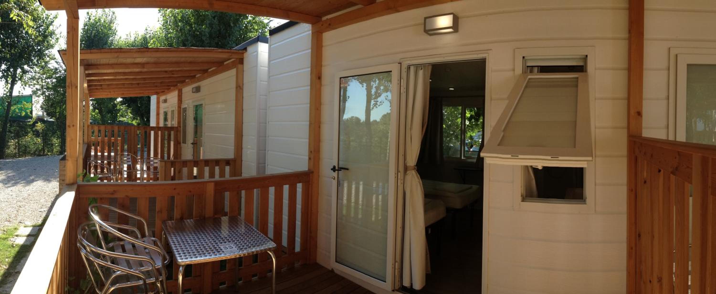 Twin Room (2 Adults)