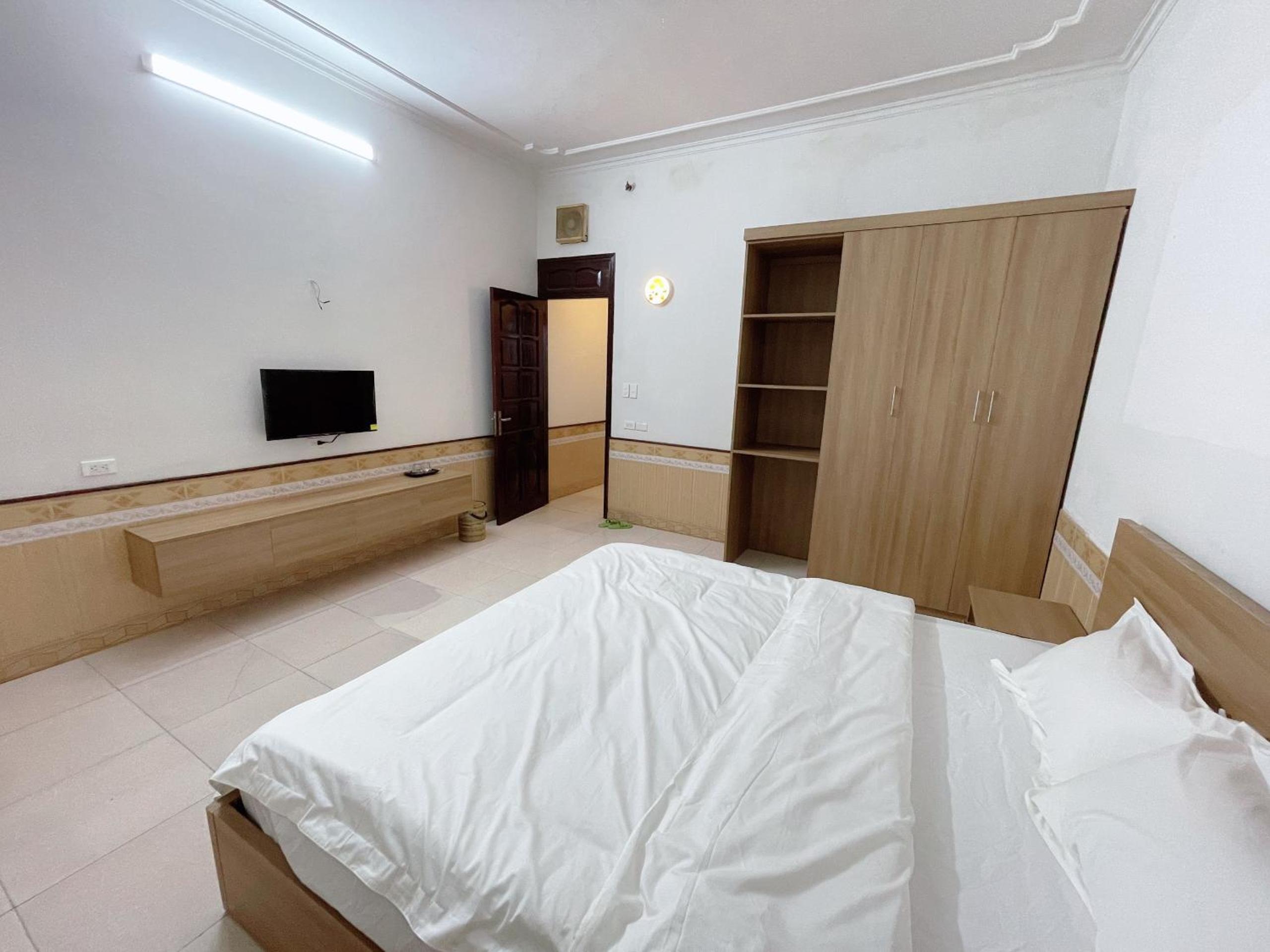 Standard King Room photo 1
