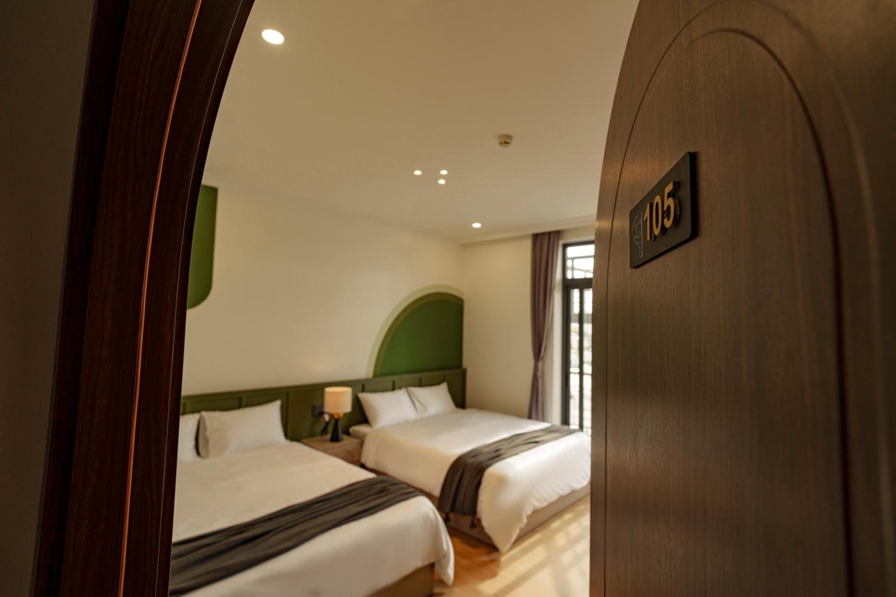 Superior Queen Room with Two Queen Beds