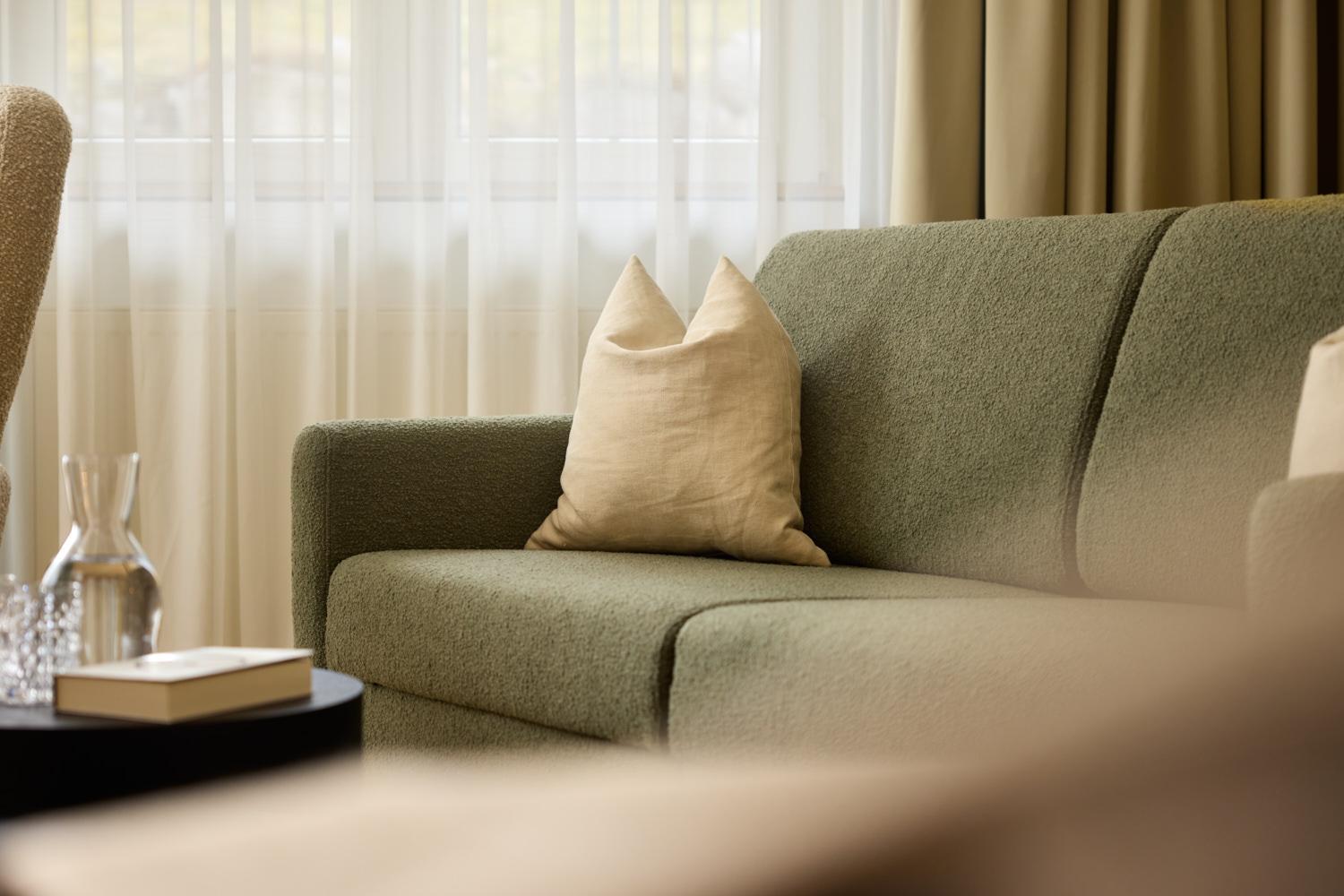 Junior Suite with Balcony - Photo 3