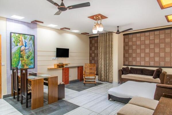 Family Room With Balcony photo 1