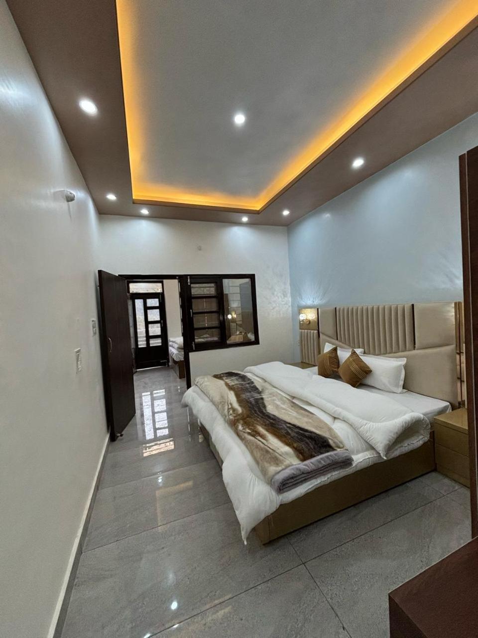 Double or Twin Room with Bathroom photo 3