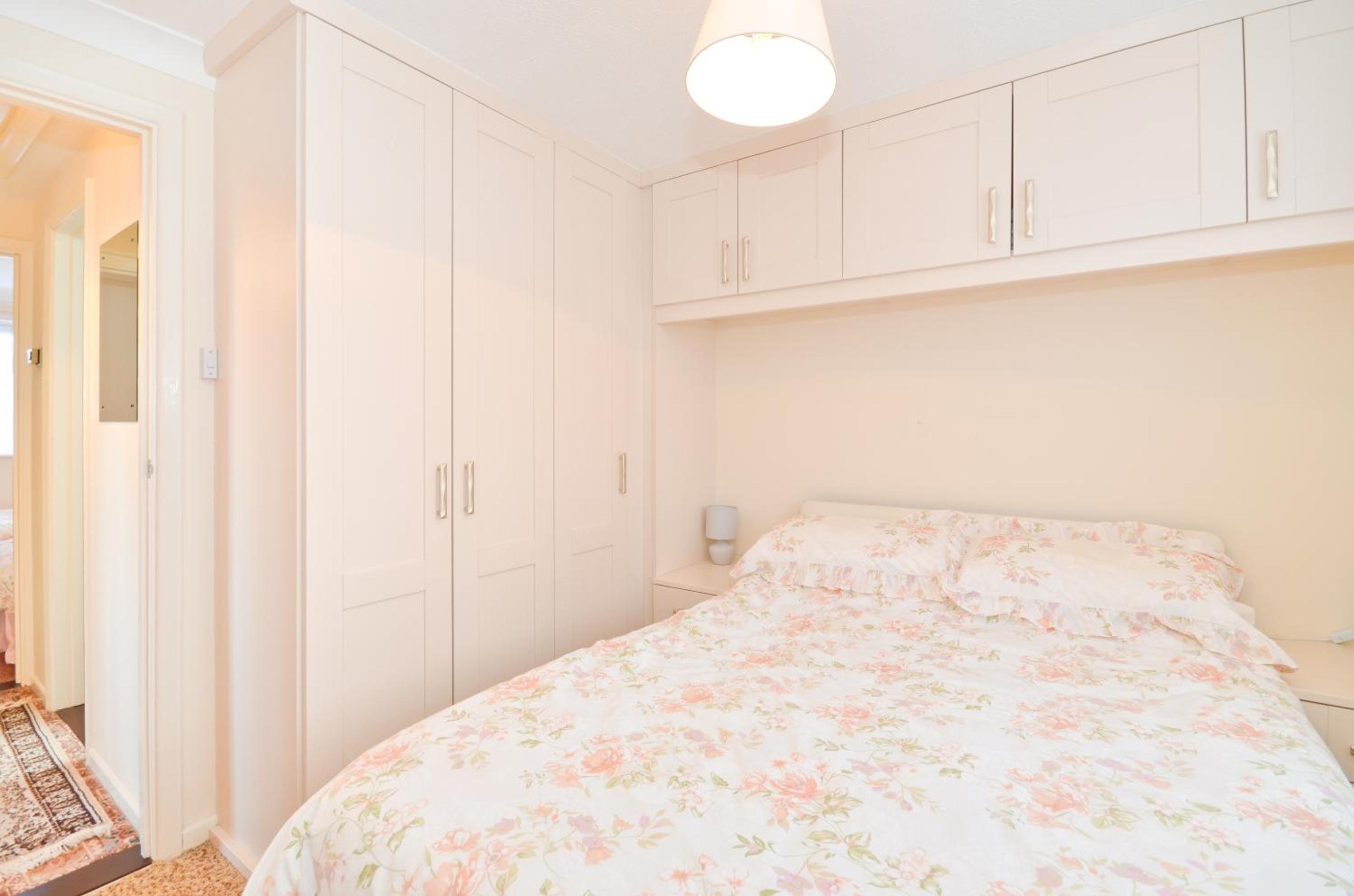 Two-Bedroom House photo 3