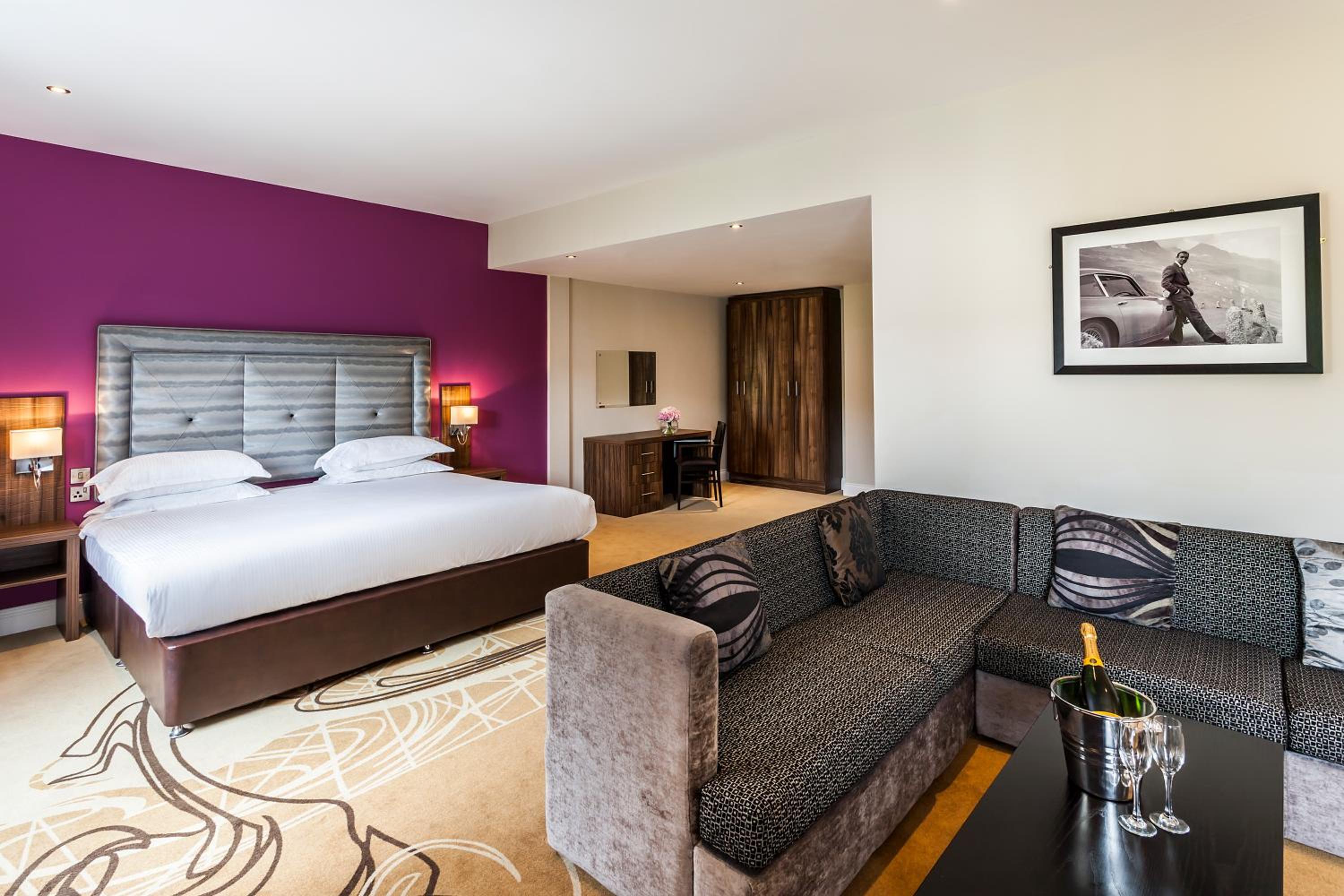 Suite with Lake View - Photo 1